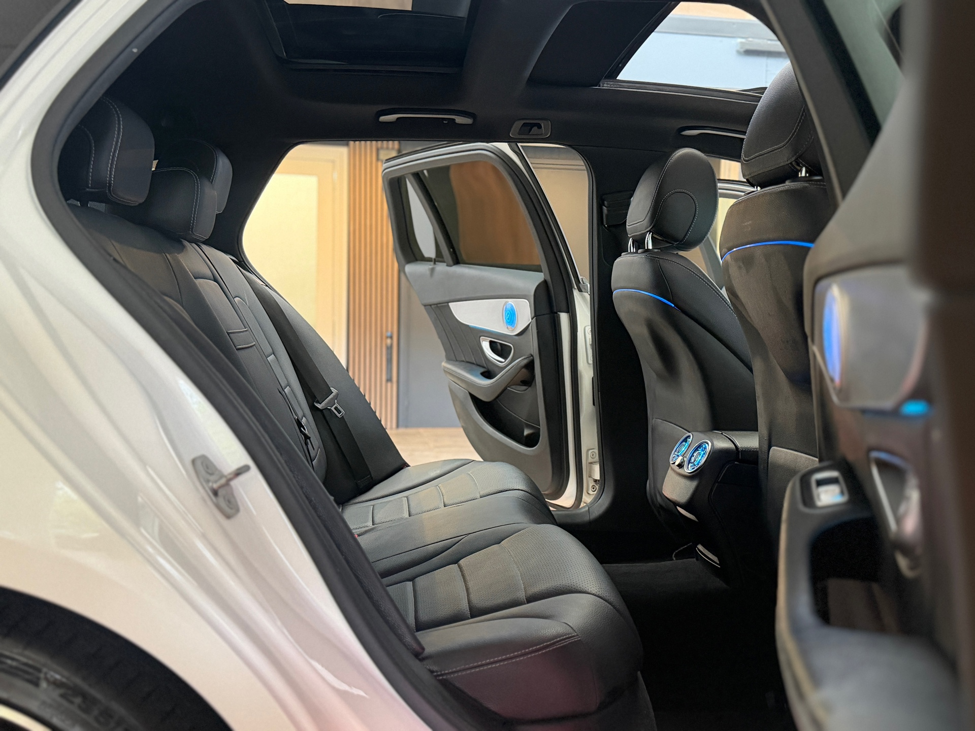 Foto van Mercedes-Benz C 200