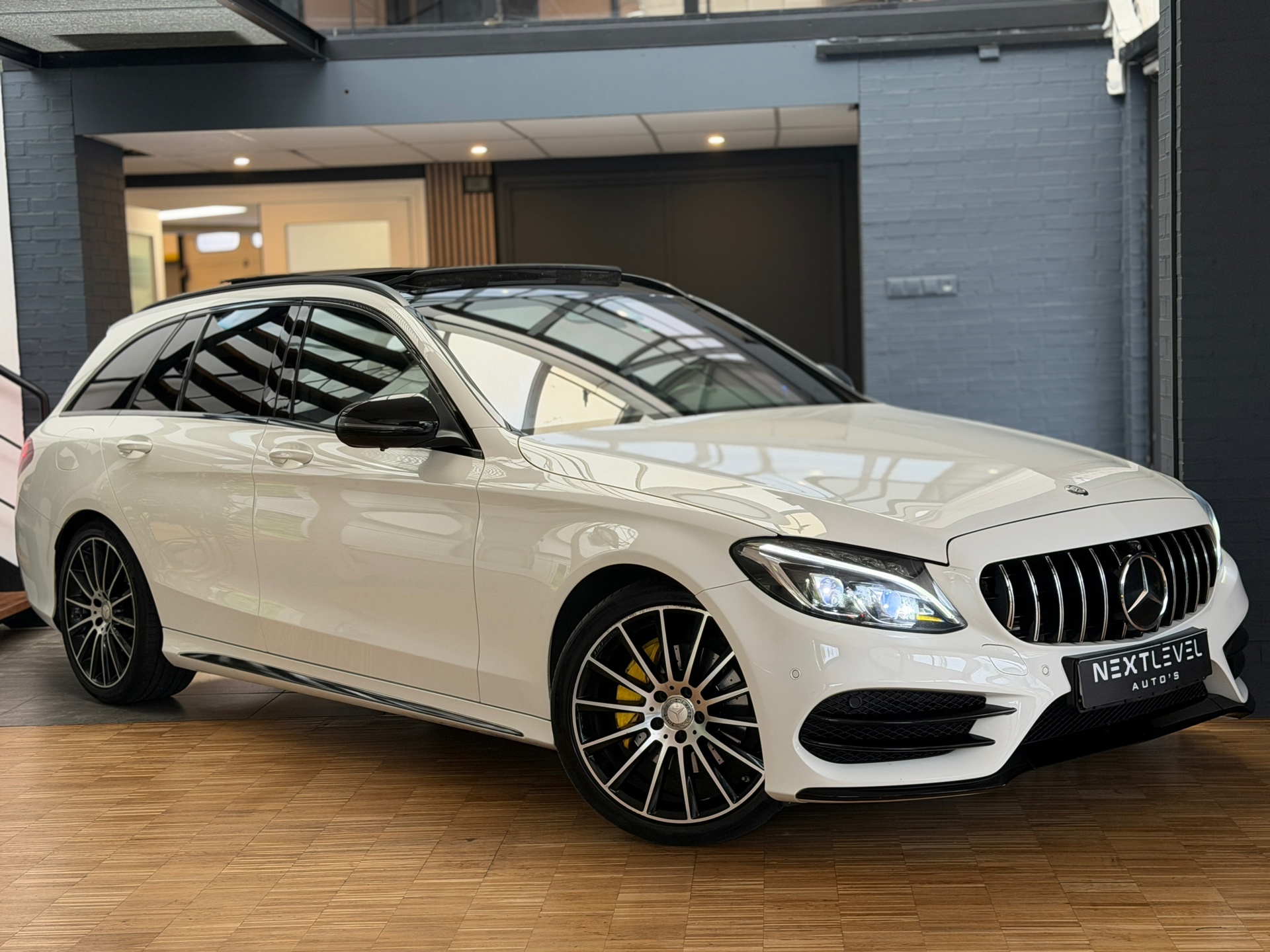 Foto van Mercedes-Benz C 200