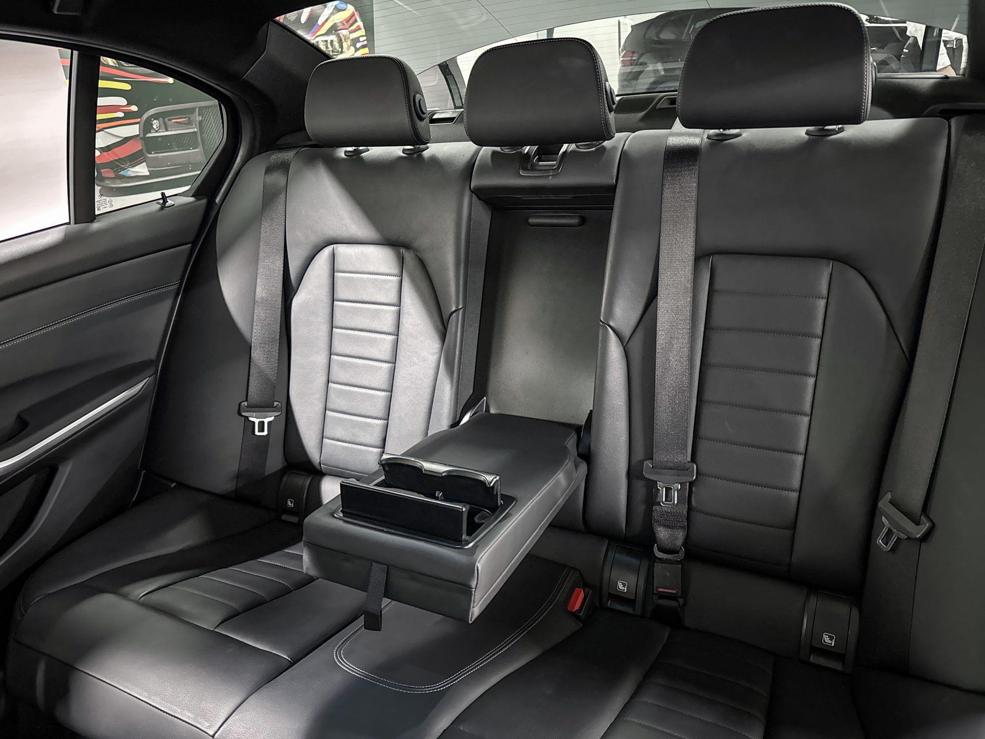 Foto van BMW 330e