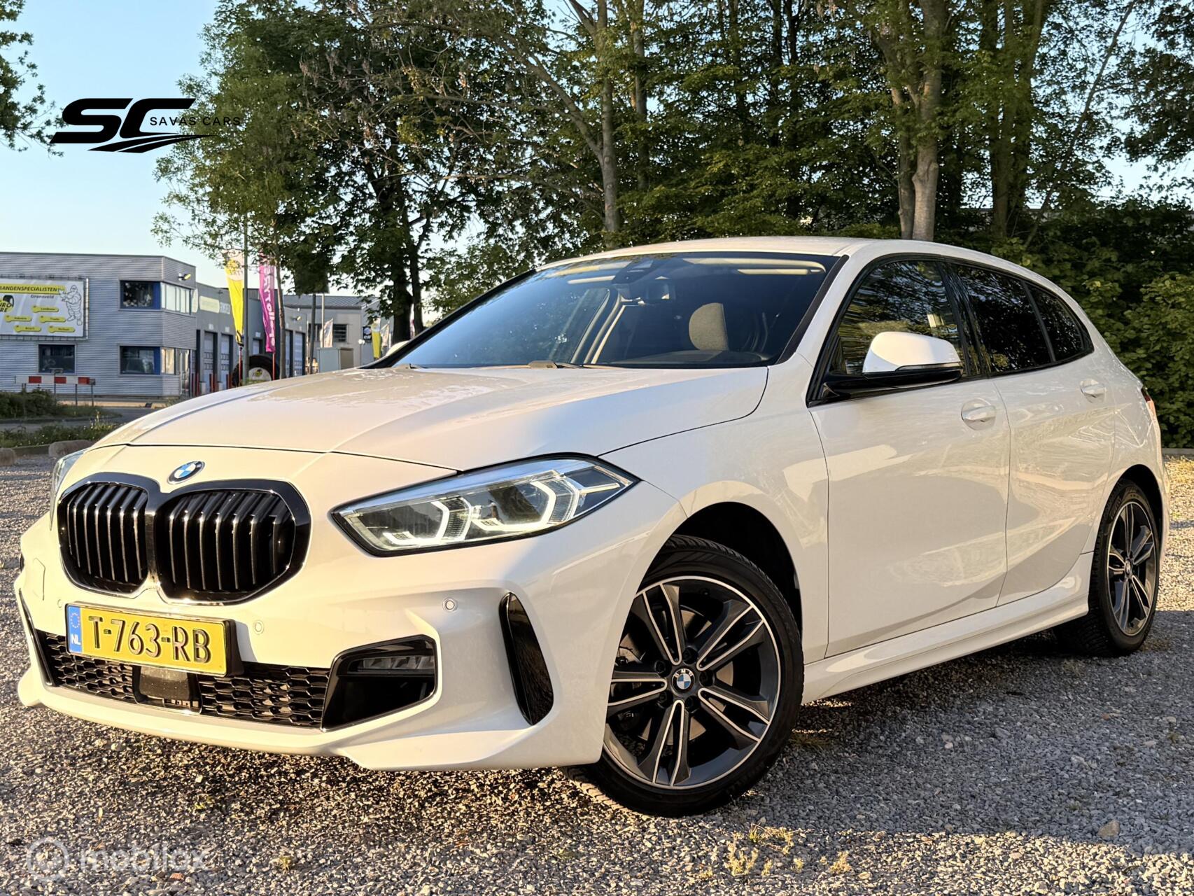 BMW 118i 118i M Sport|2021|Led|Carplay|Sfeerverl|Dealeron 2021 - voorkant