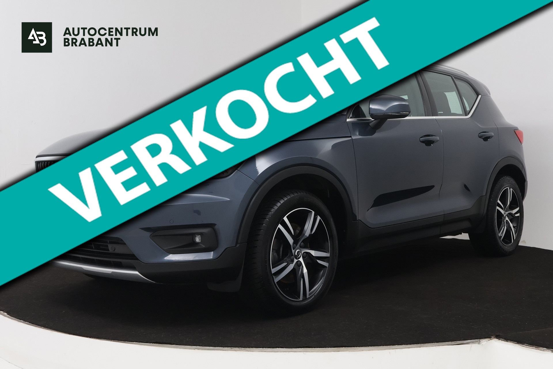 Volvo XC40 2.0 T5 AWD Inscription (PANORAMADAK, TREKHAAK, ELEKTR STOELEN, STOEL/STUUR VERWARMING, ACHTERUITRIJCAMERA) 2018 - voorkant