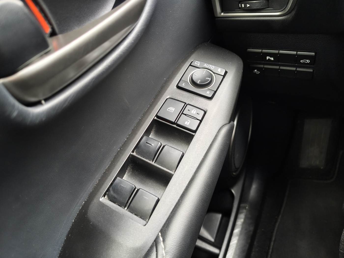 Foto van Lexus Lexus Nx300h