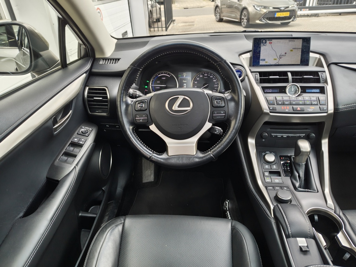 Foto van Lexus Lexus Nx300h