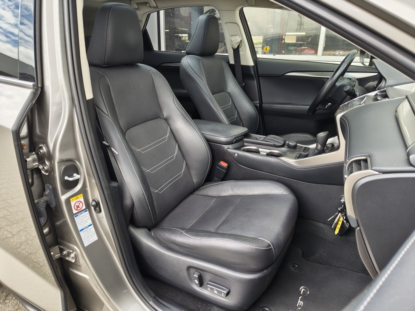 Foto van Lexus Lexus Nx300h