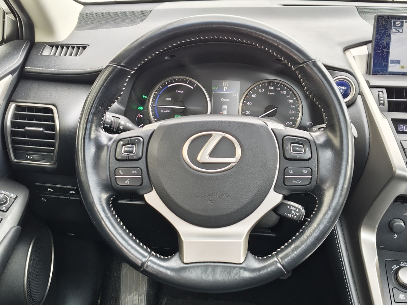 Foto van Lexus Lexus Nx300h