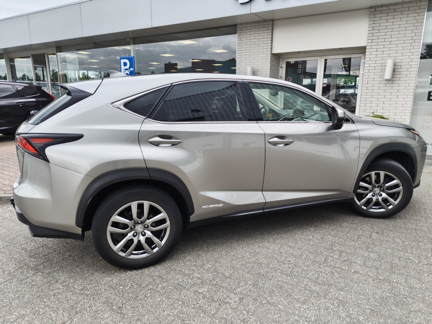 Foto van Lexus Lexus Nx300h