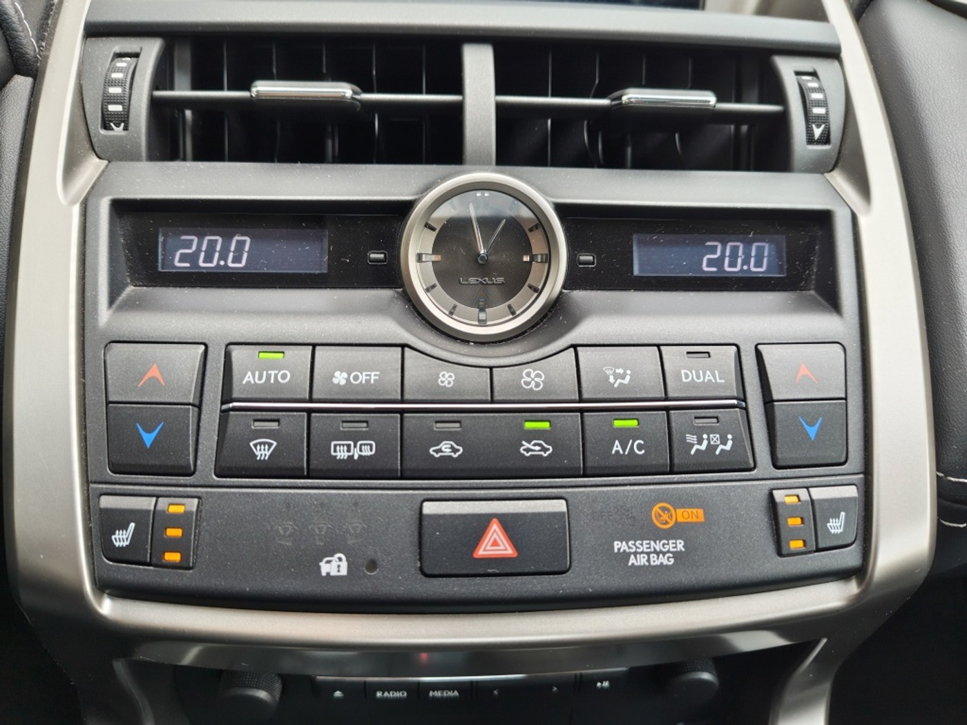 Foto van Lexus Lexus Nx300h