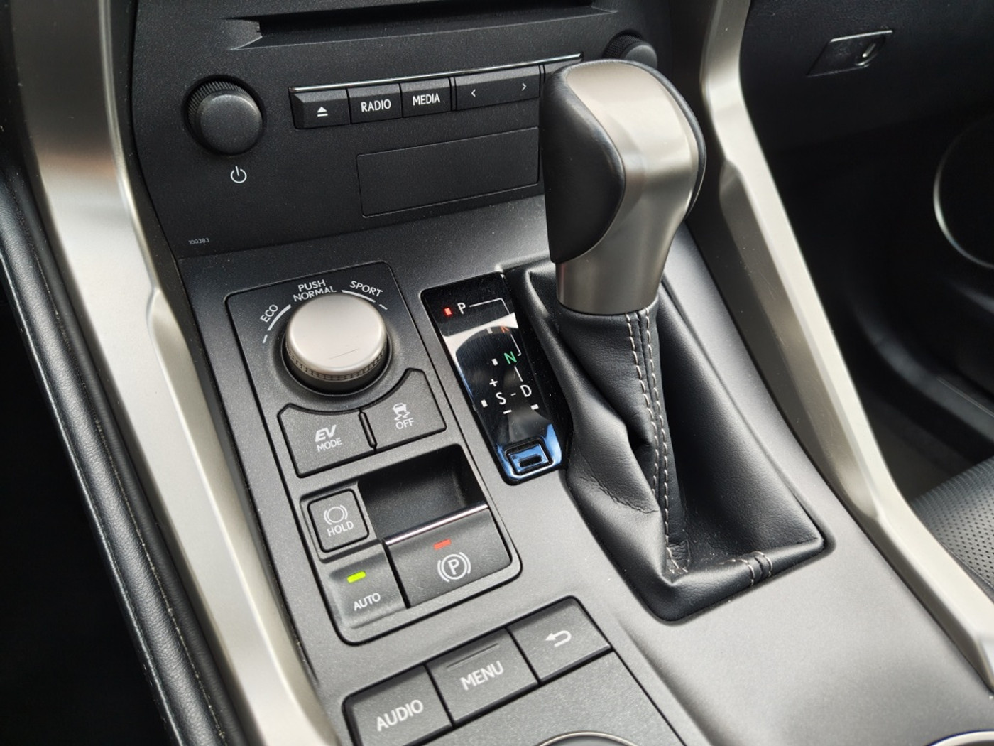 Foto van Lexus Lexus Nx300h