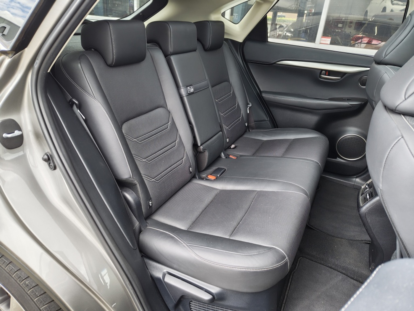 Foto van Lexus Lexus Nx300h