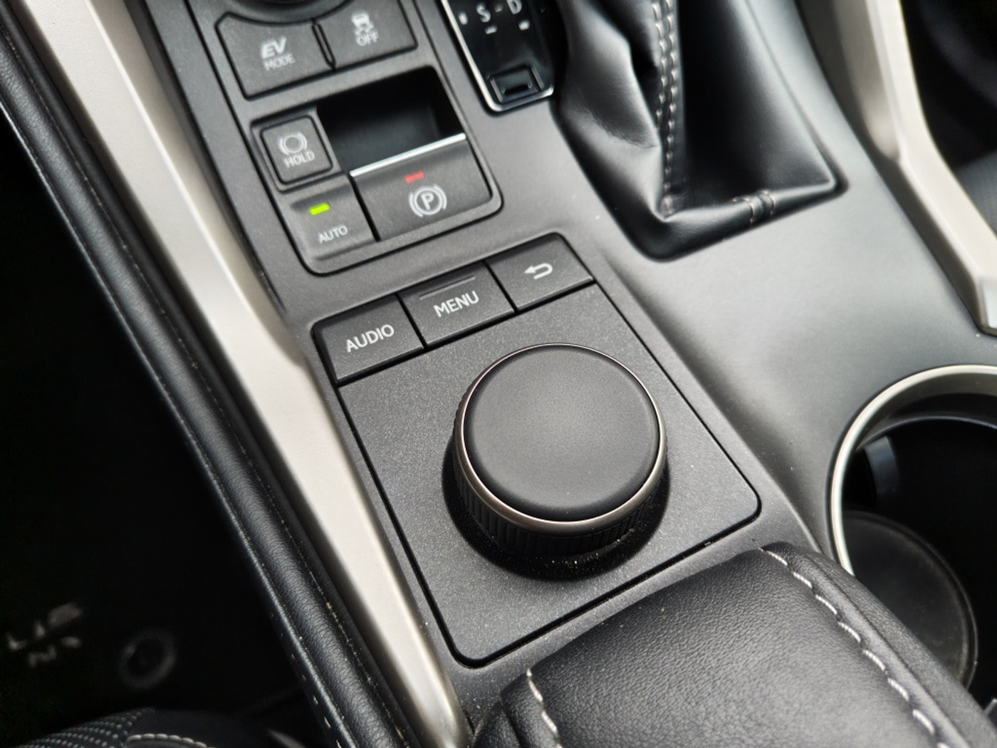 Foto van Lexus Lexus Nx300h