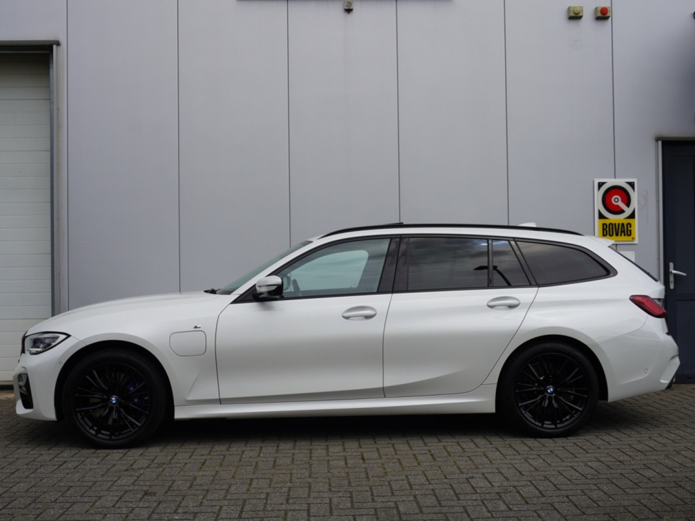 Foto van BMW 330e xDrive