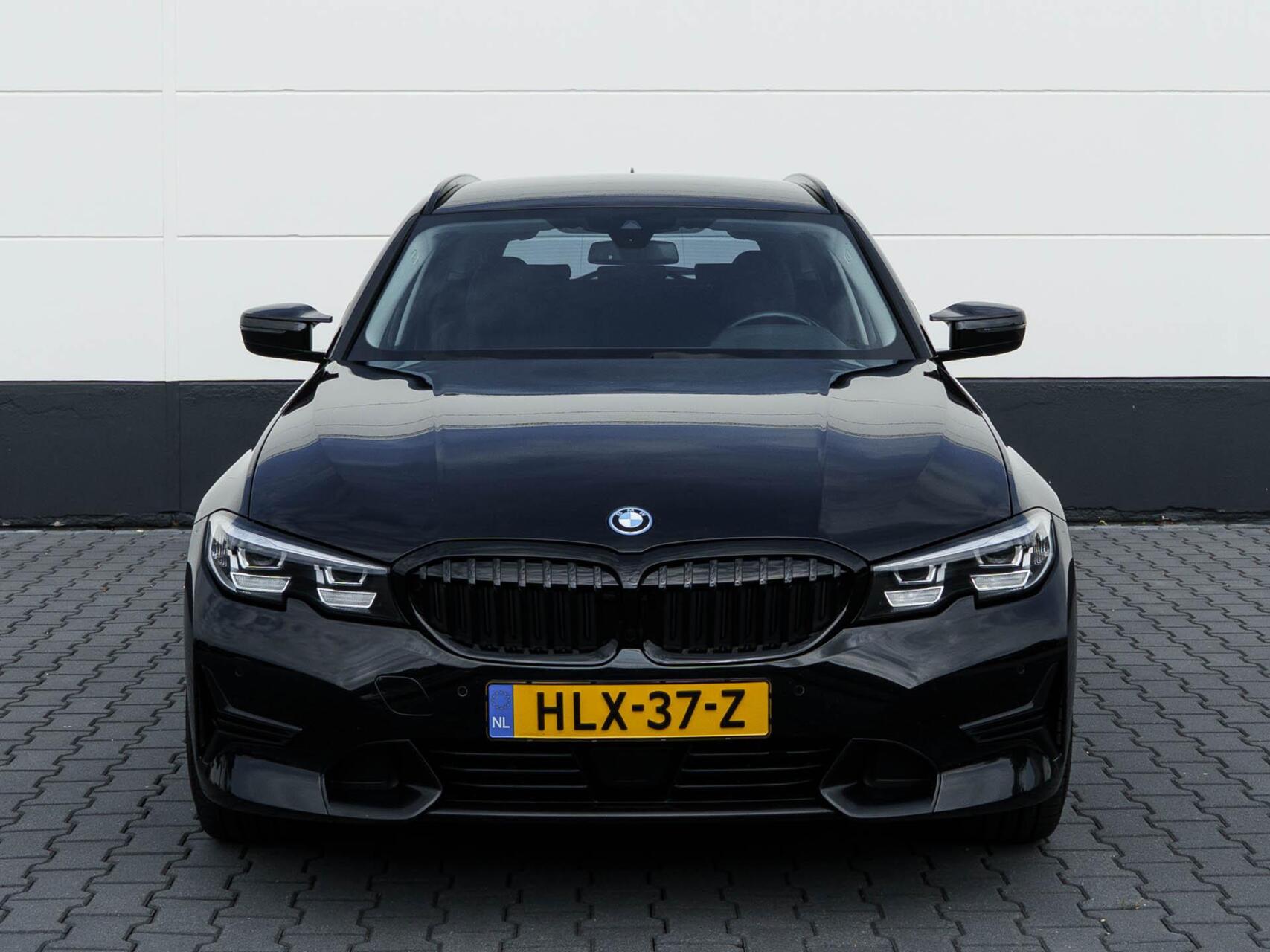Foto van BMW 330e