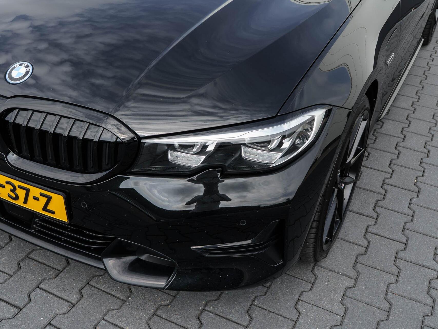 Foto van BMW 330e