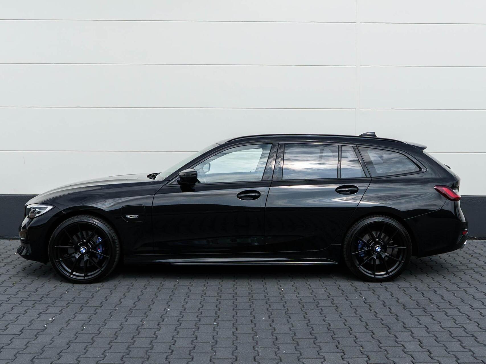 Foto van BMW 330e