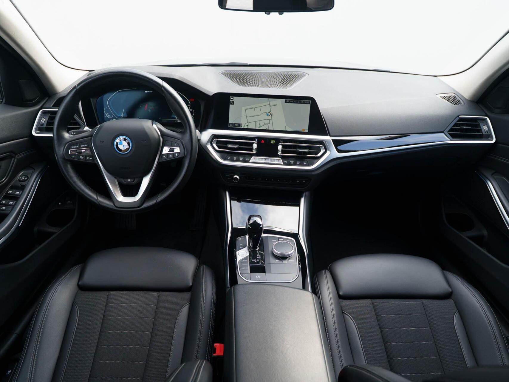 Foto van BMW 330e