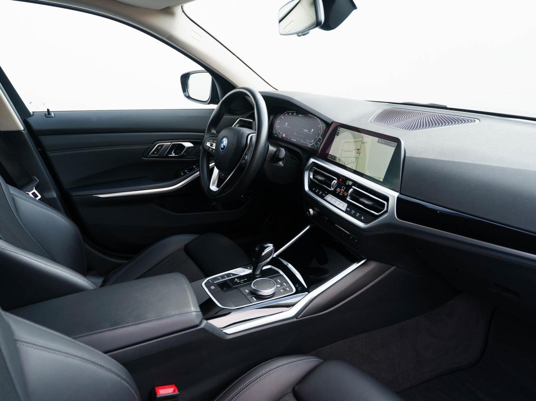 Foto van BMW 330e