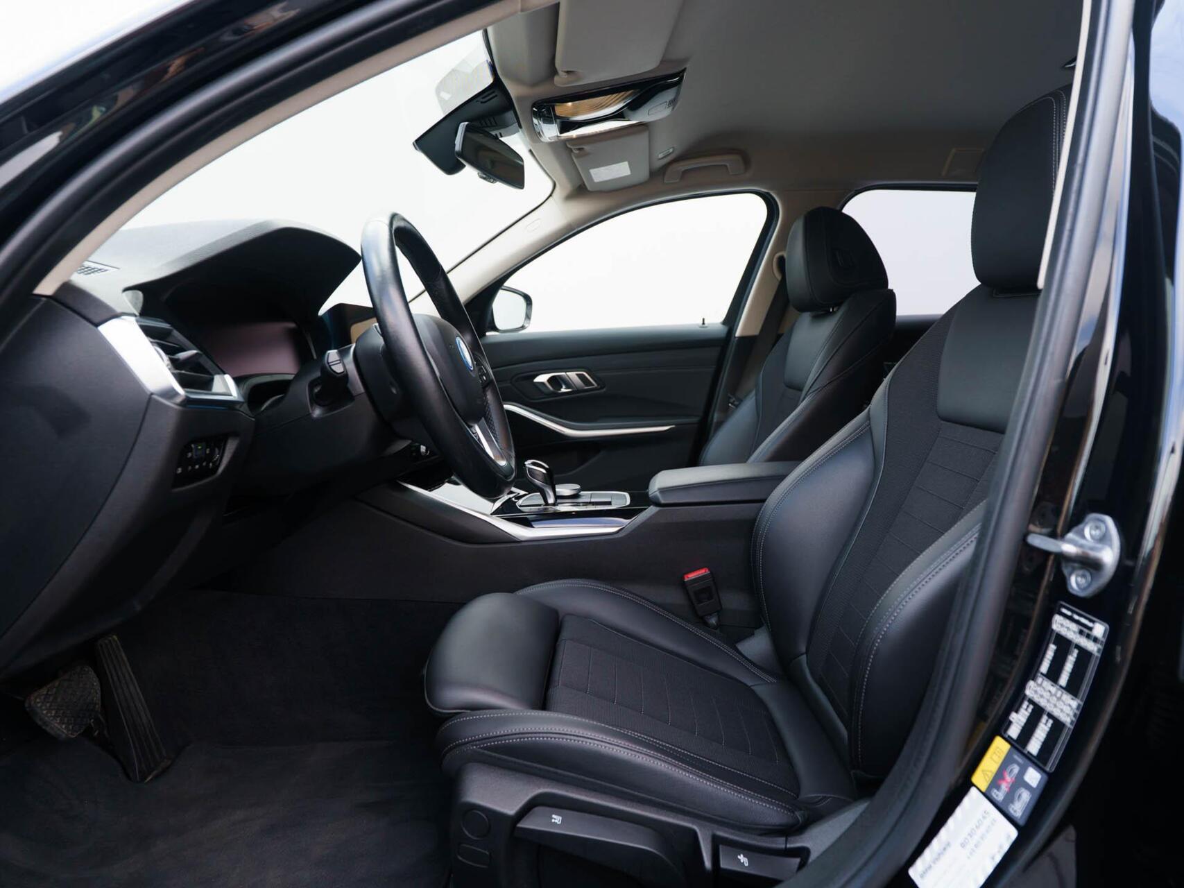 Foto van BMW 330e