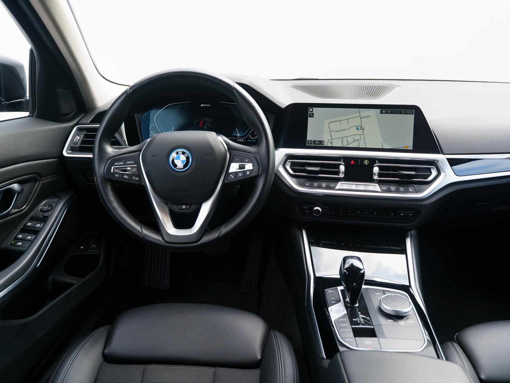 Foto van BMW 330e