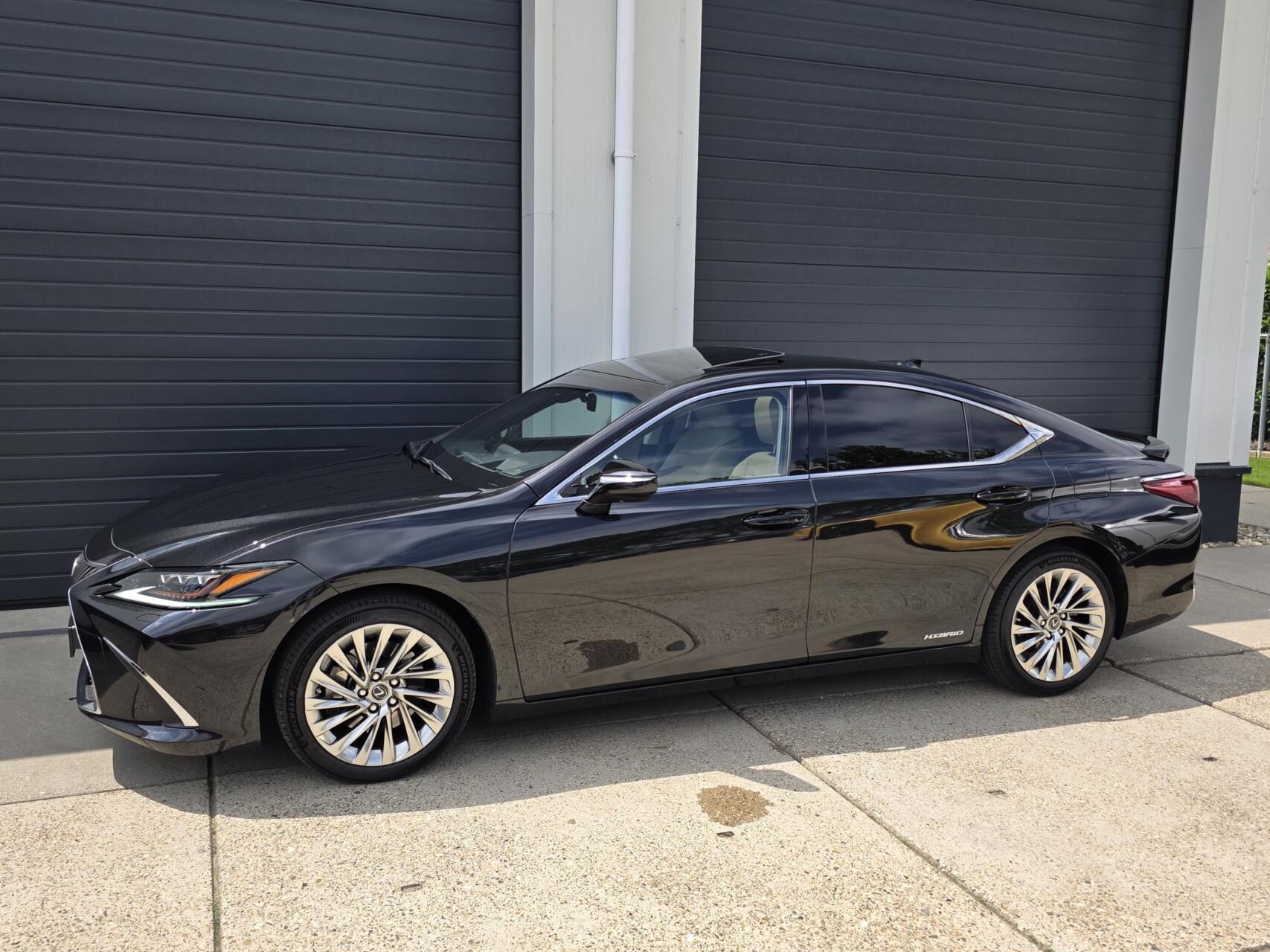 Foto van Lexus Lexus Es300h