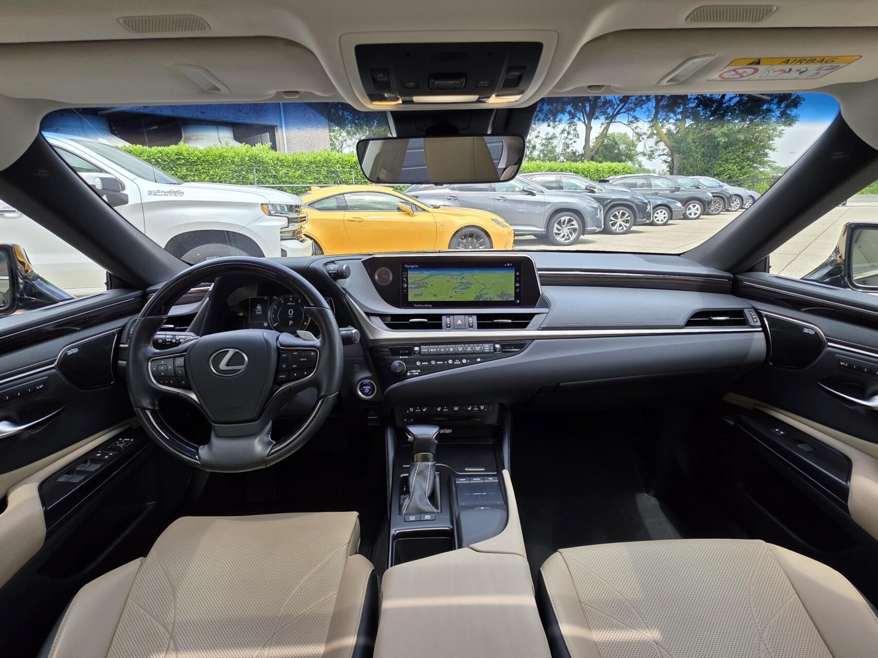 Foto van Lexus Lexus Es300h