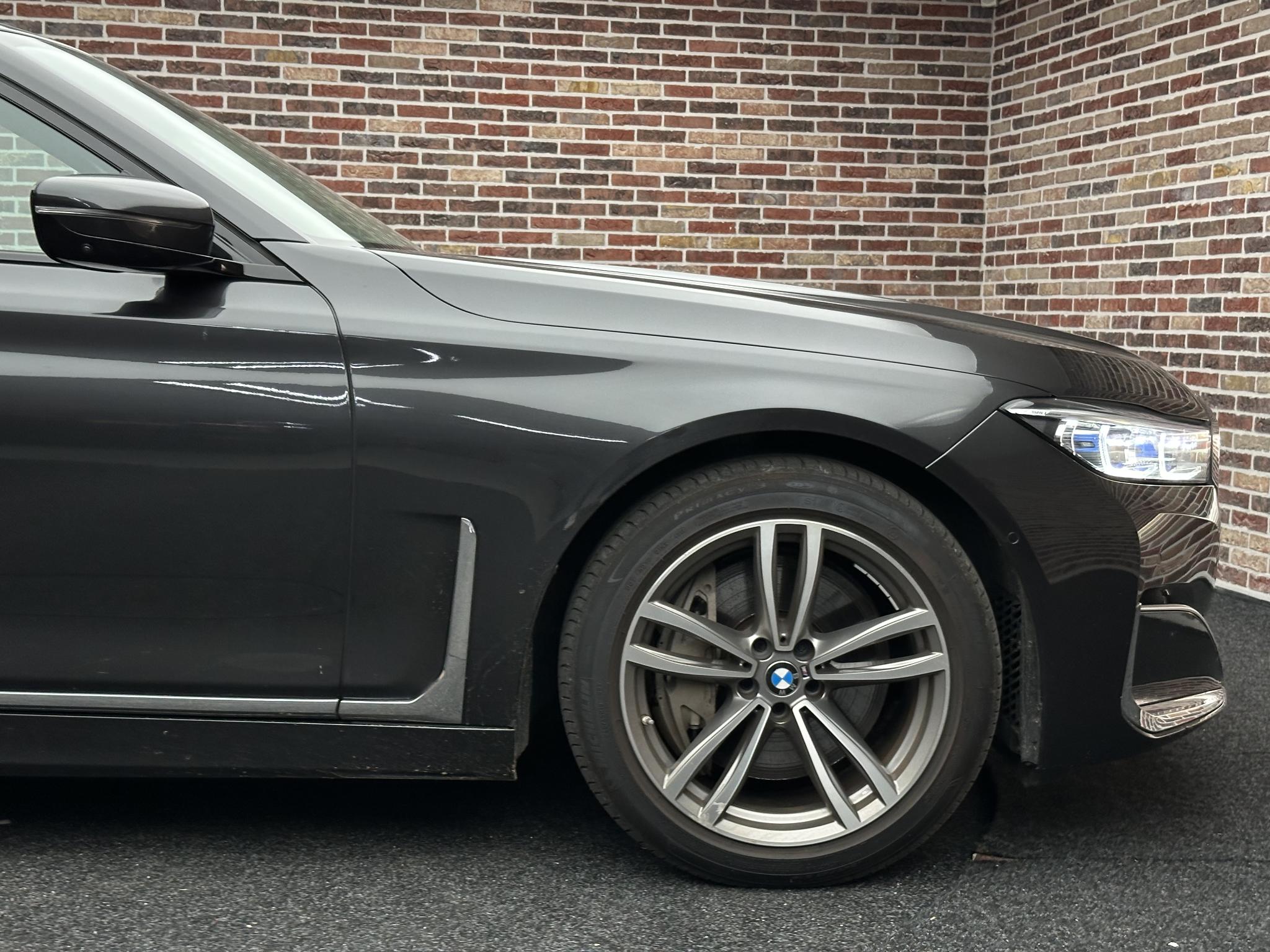 Foto van BMW 745e