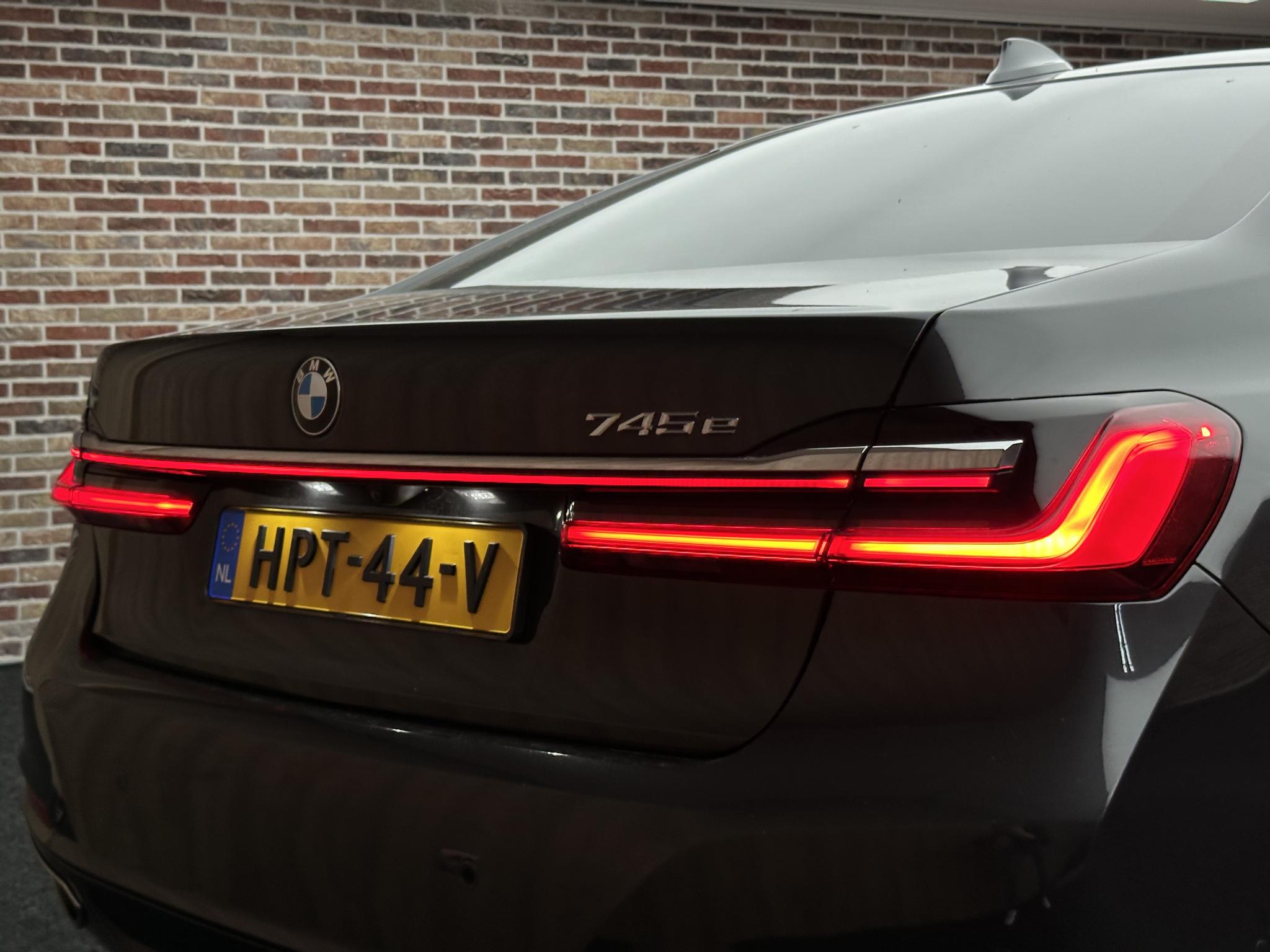 Foto van BMW 745e