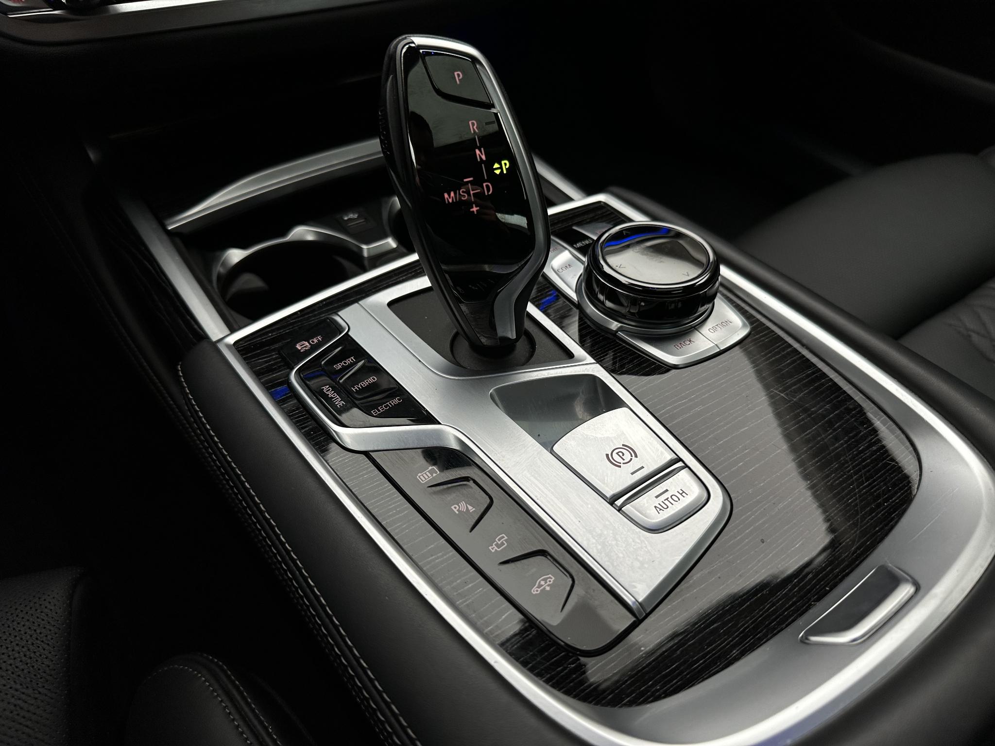 Foto van BMW 745e