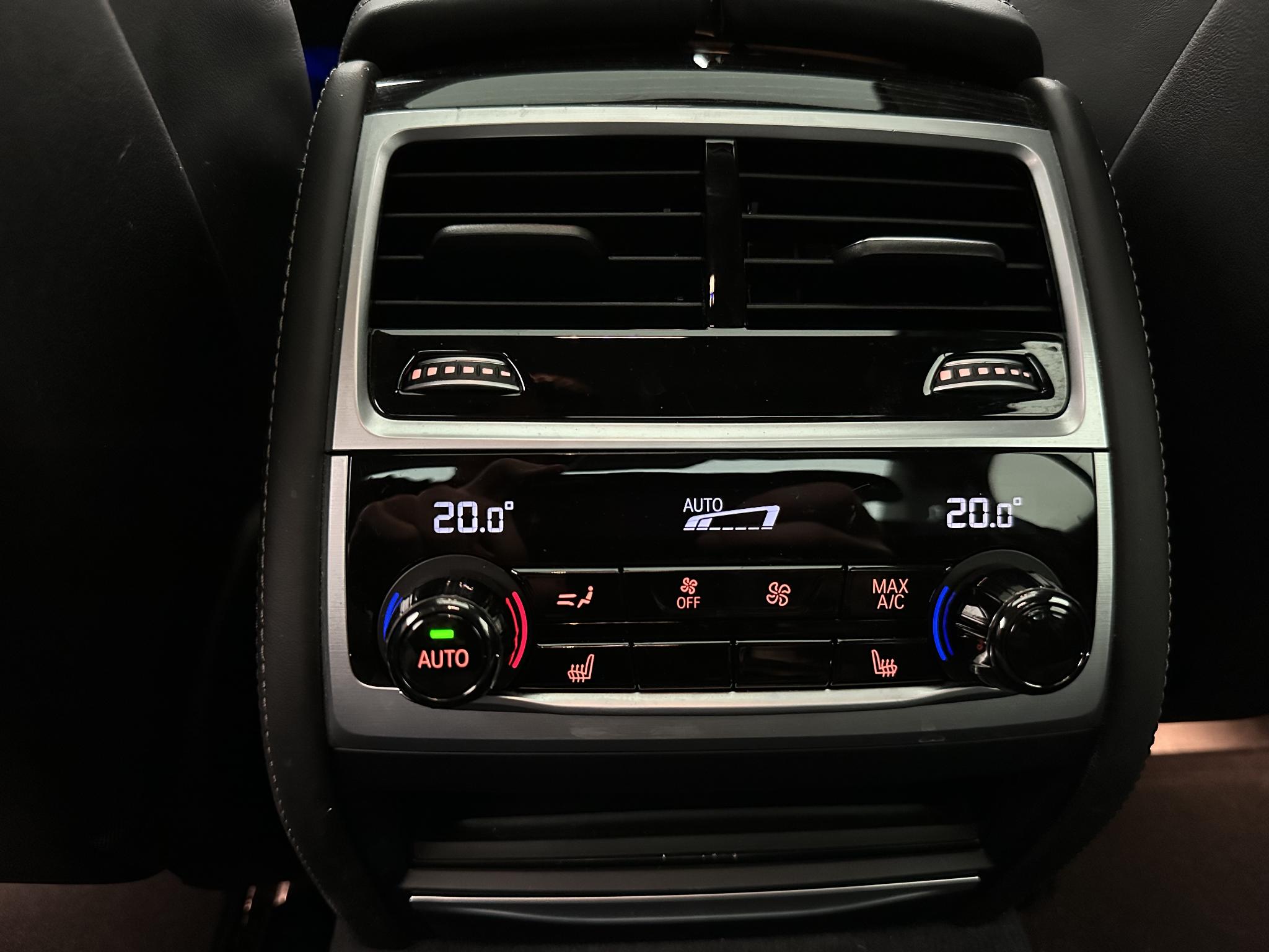 Foto van BMW 745e