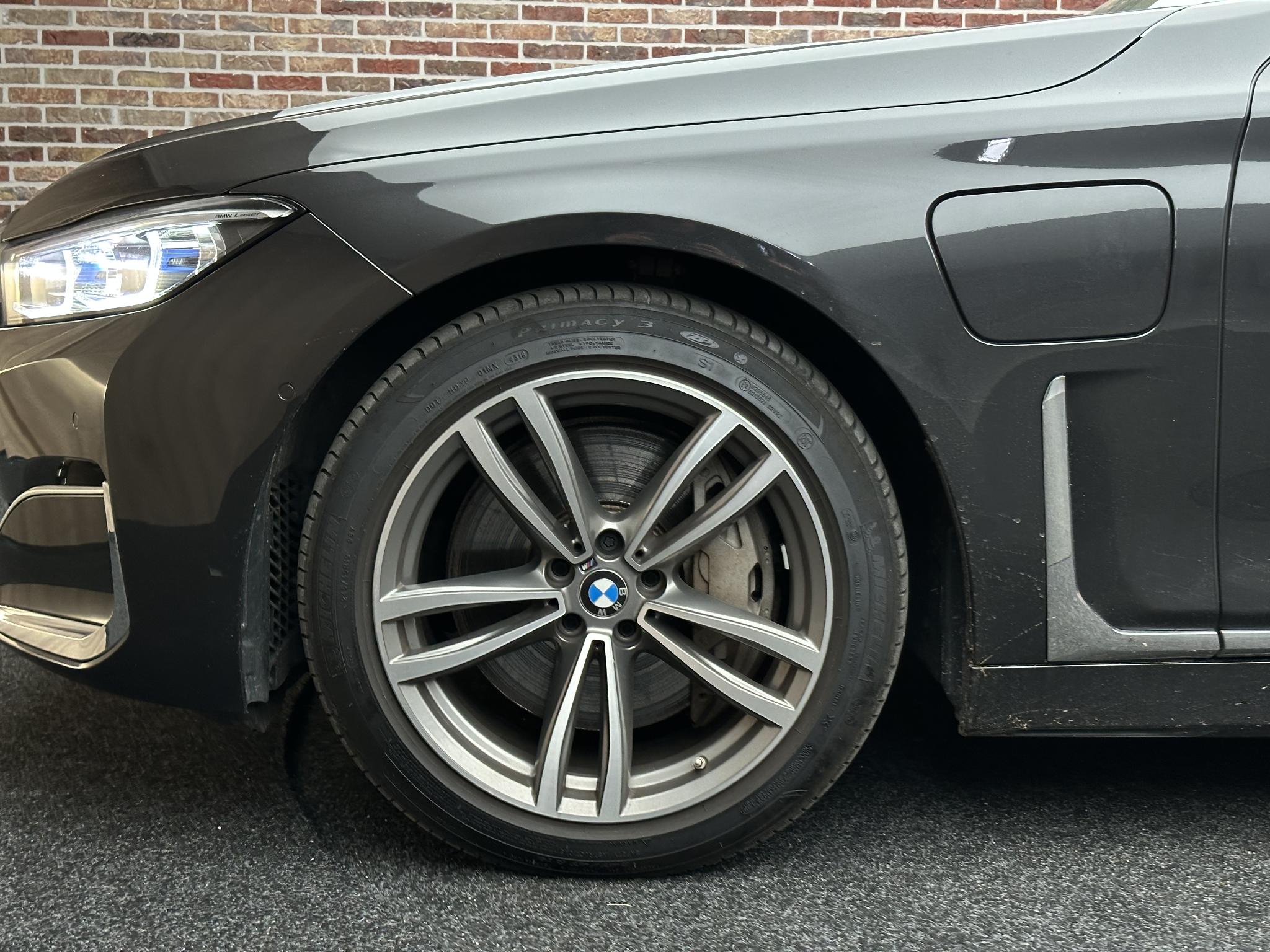 Foto van BMW 745e