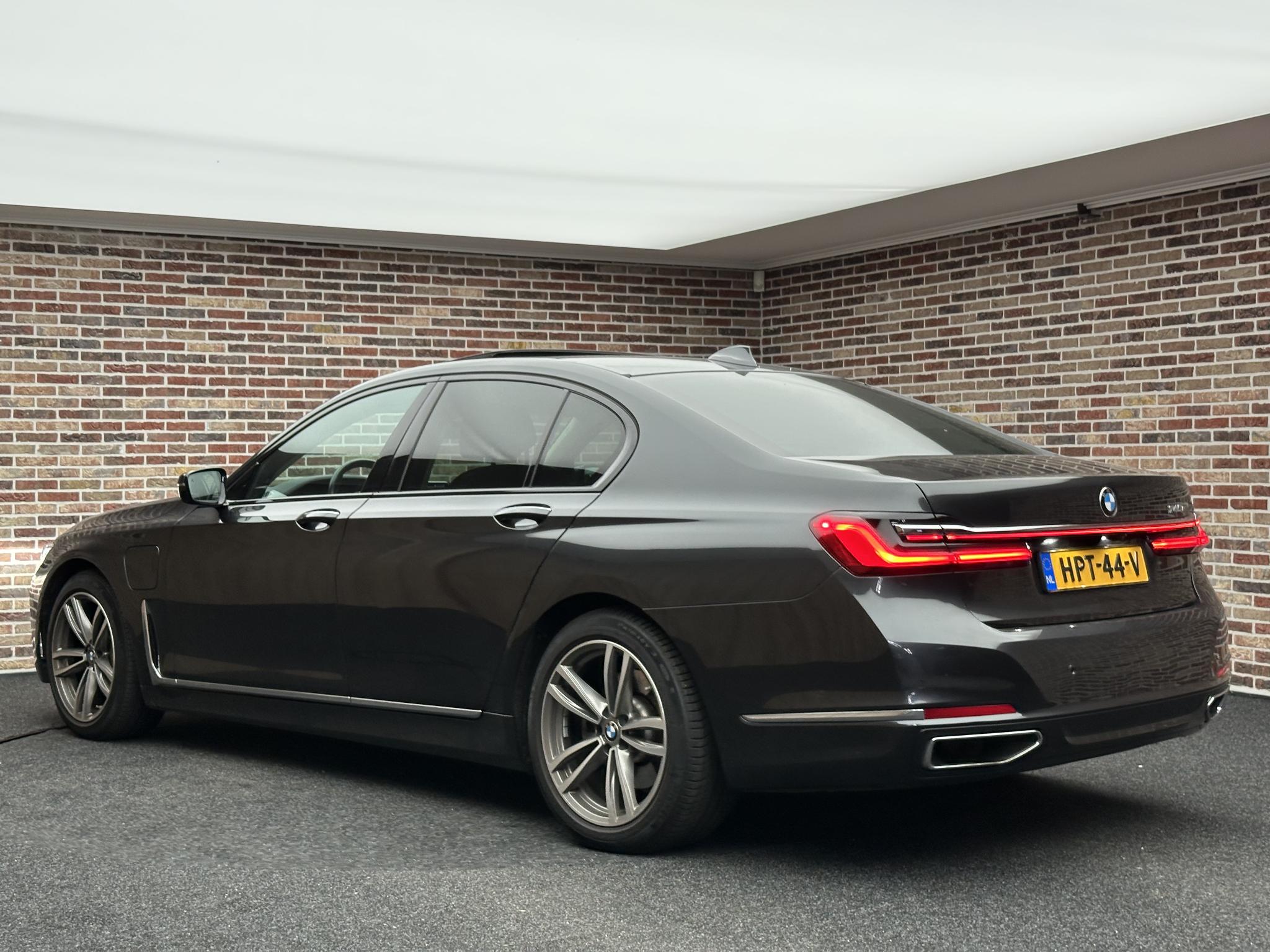 Foto van BMW 745e