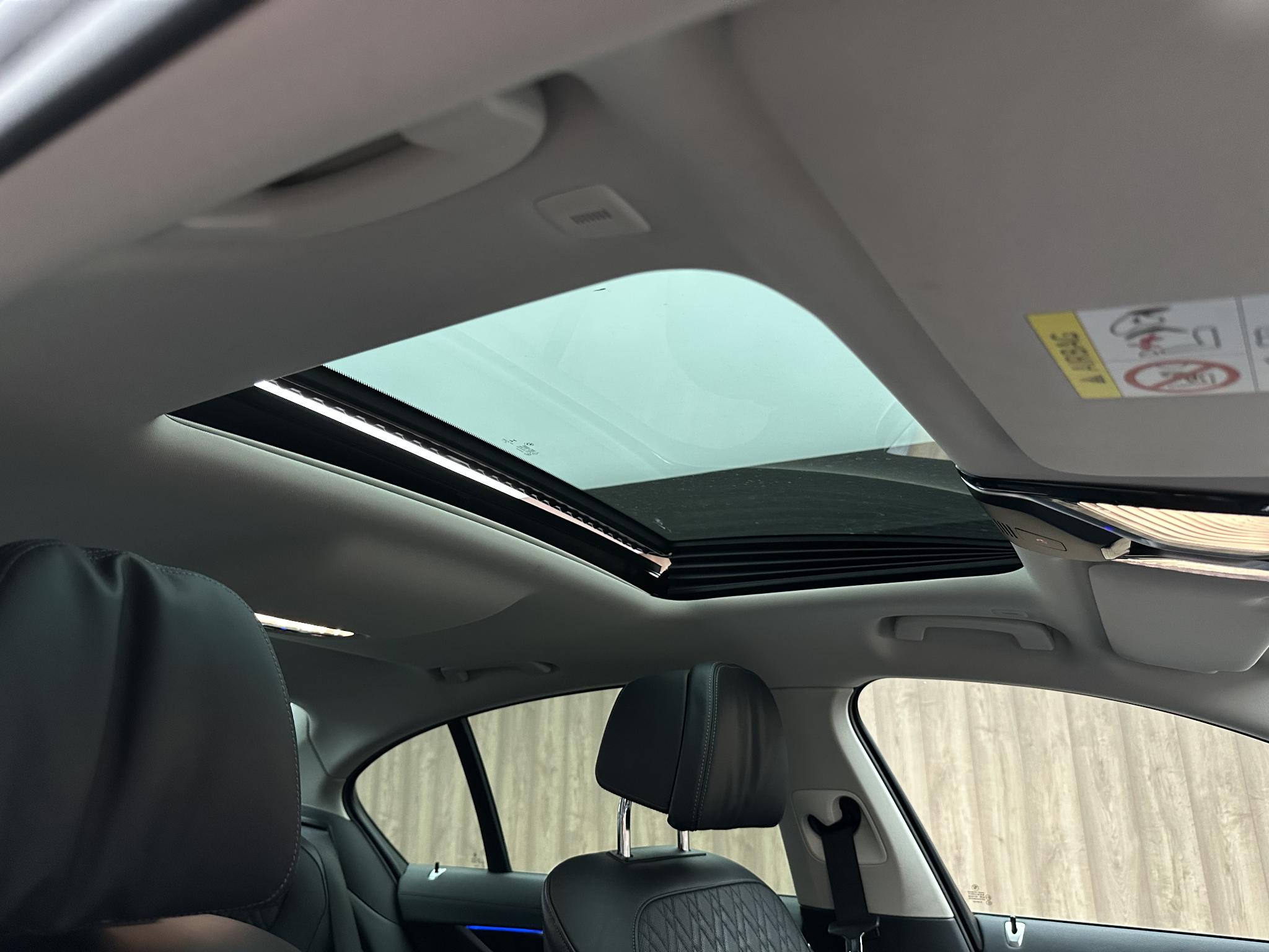 Foto van BMW 745e