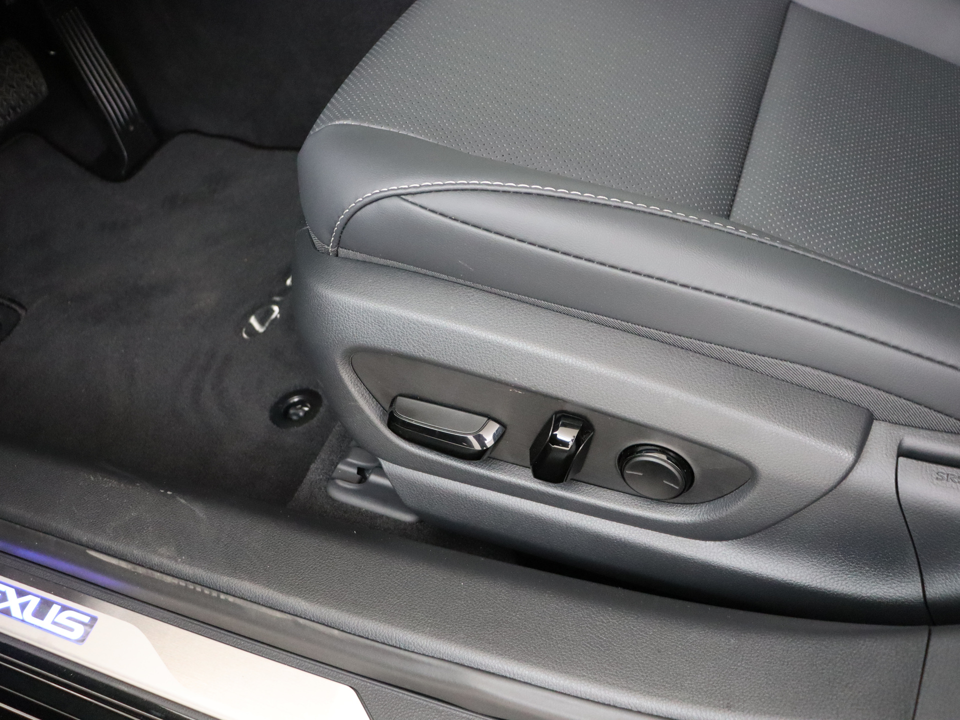 Foto van Lexus Lexus Es300h