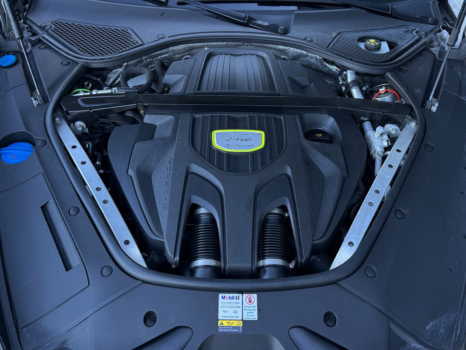 Foto van Porsche Panamera 4s E-hybrid