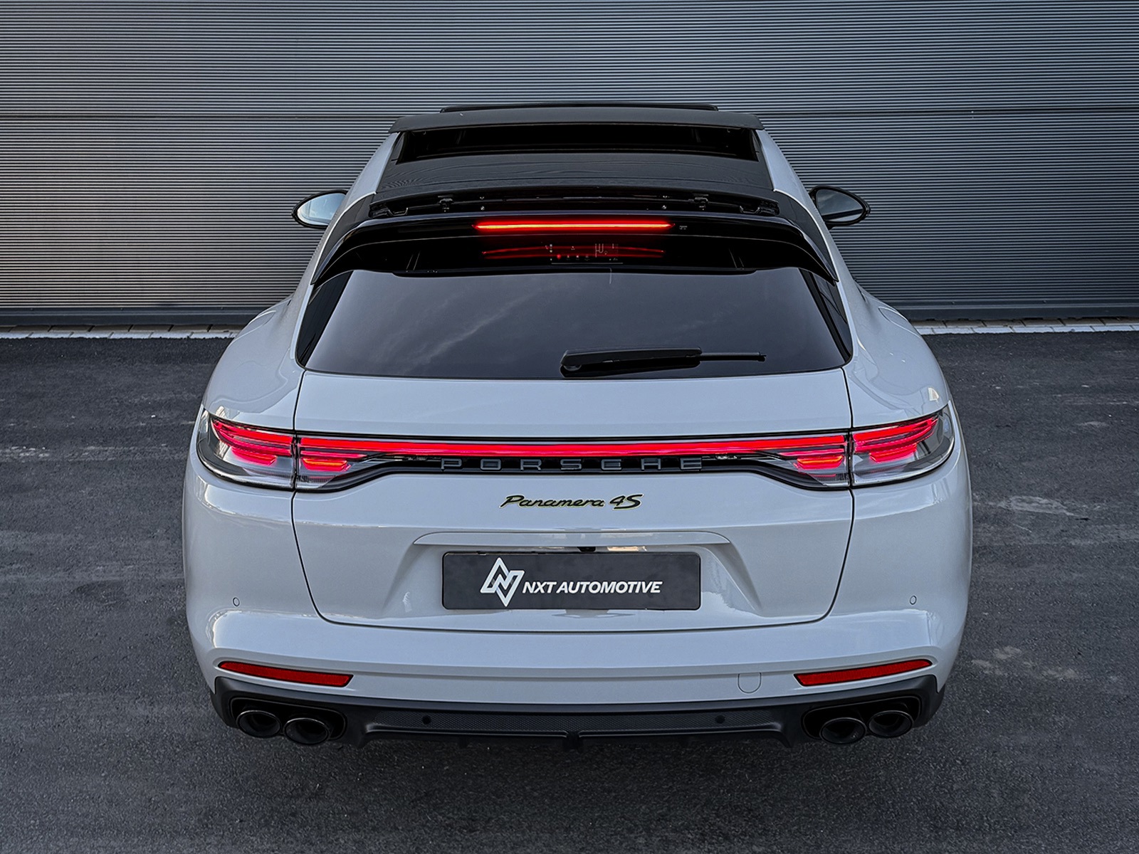 Foto van Porsche Panamera 4s E-hybrid