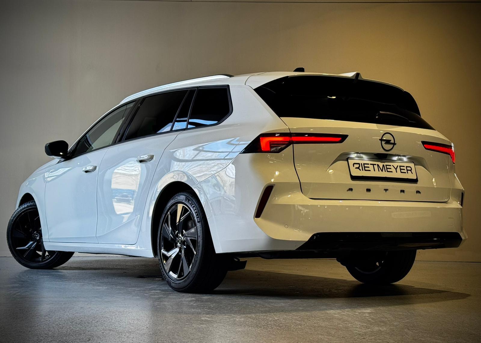 Foto van Opel Astra Sports Tourer