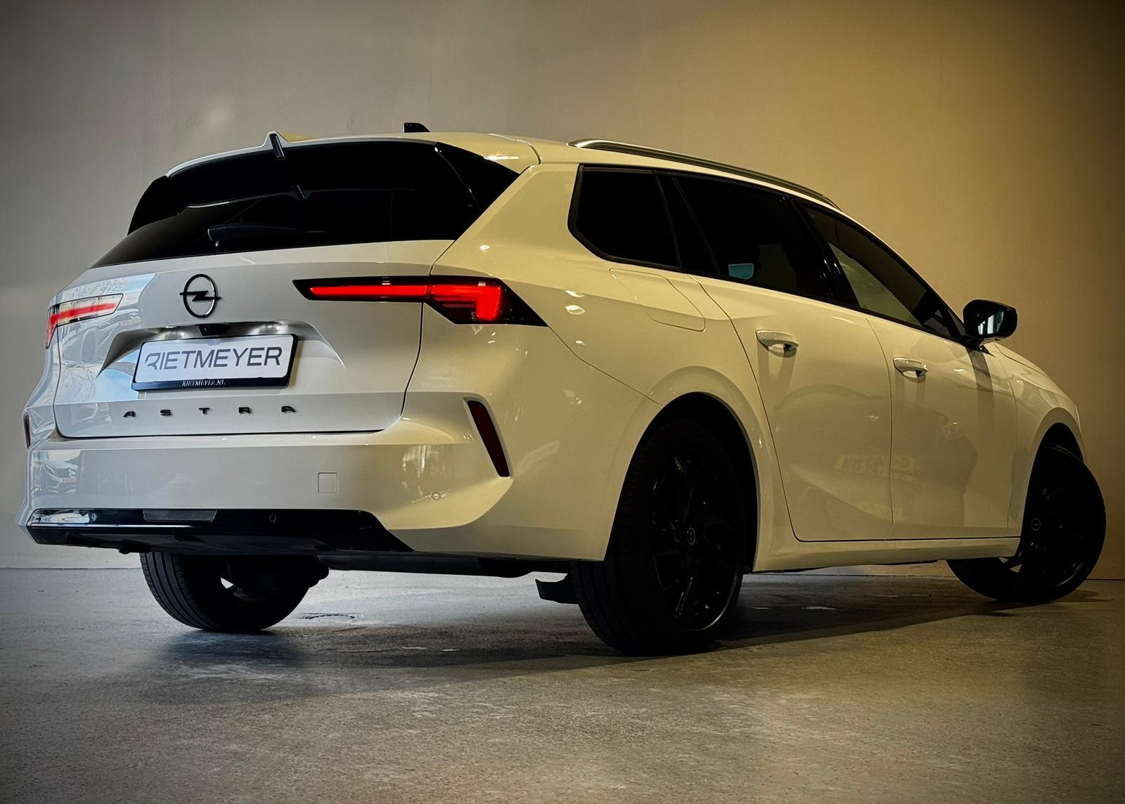 Foto van Opel Astra Sports Tourer