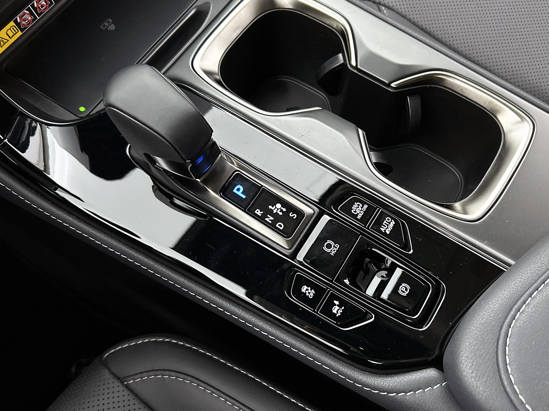 Foto van Lexus Lexus Nx450h+