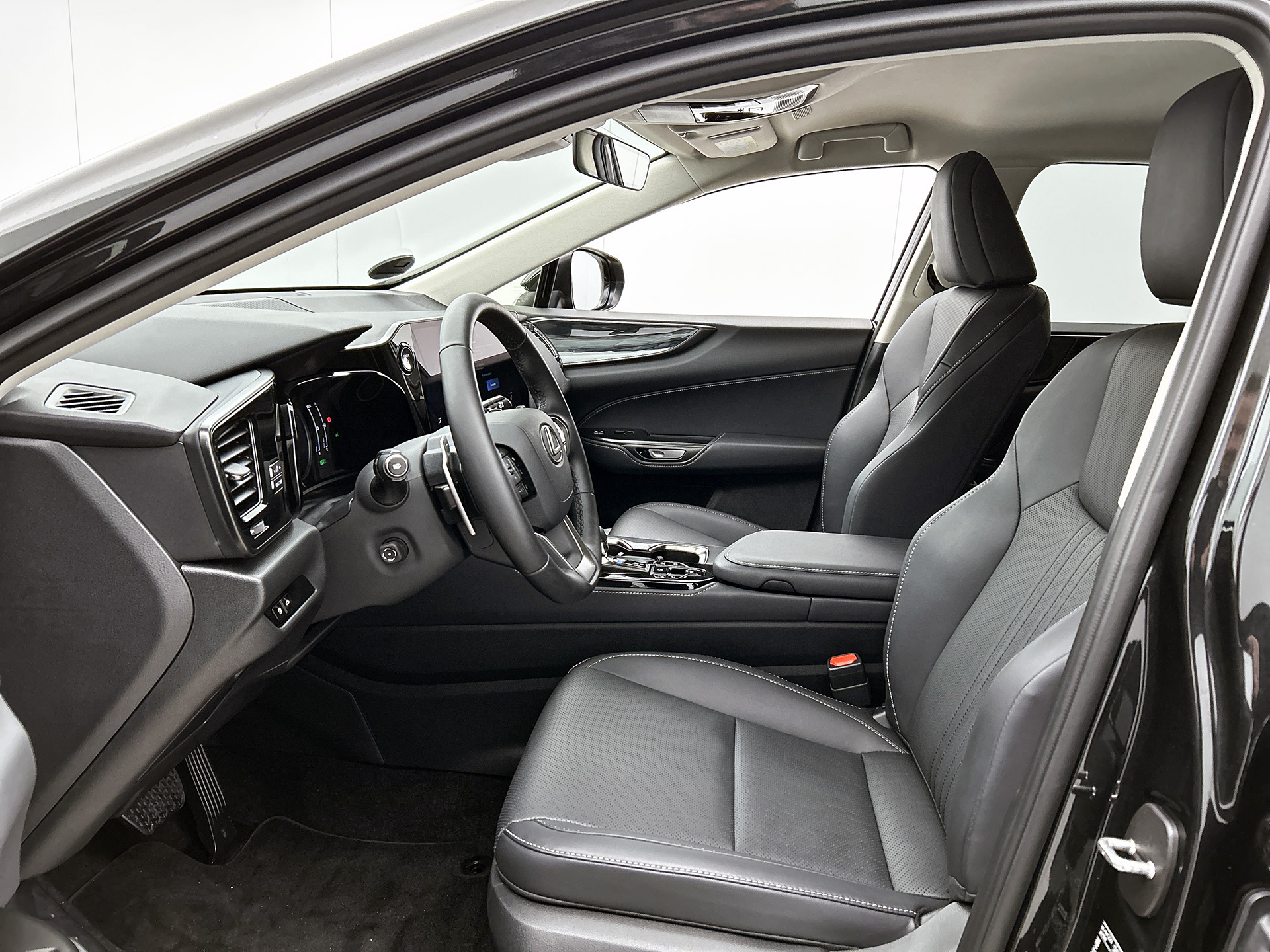 Foto van Lexus Lexus Nx450h+