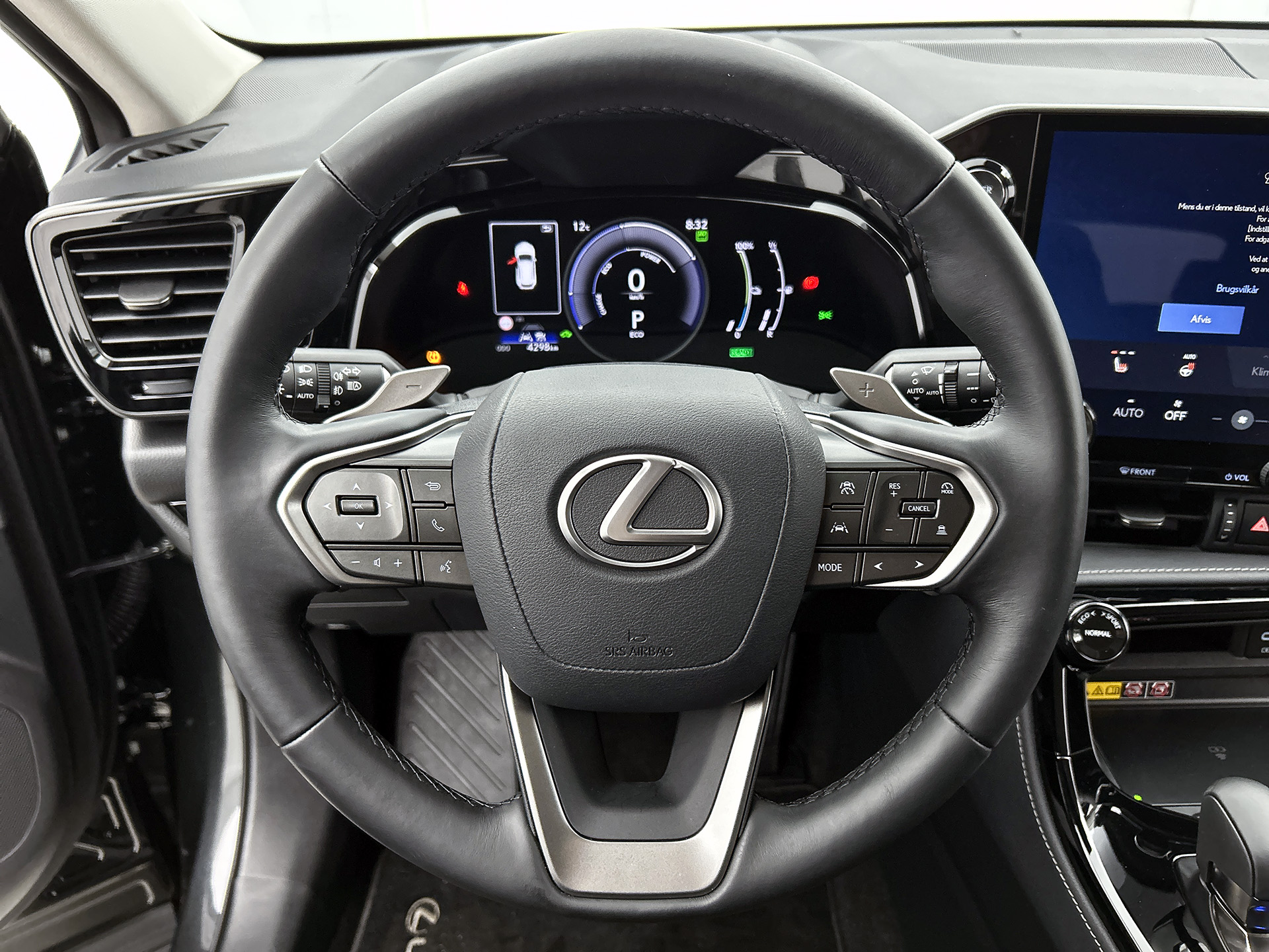 Foto van Lexus Lexus Nx450h+