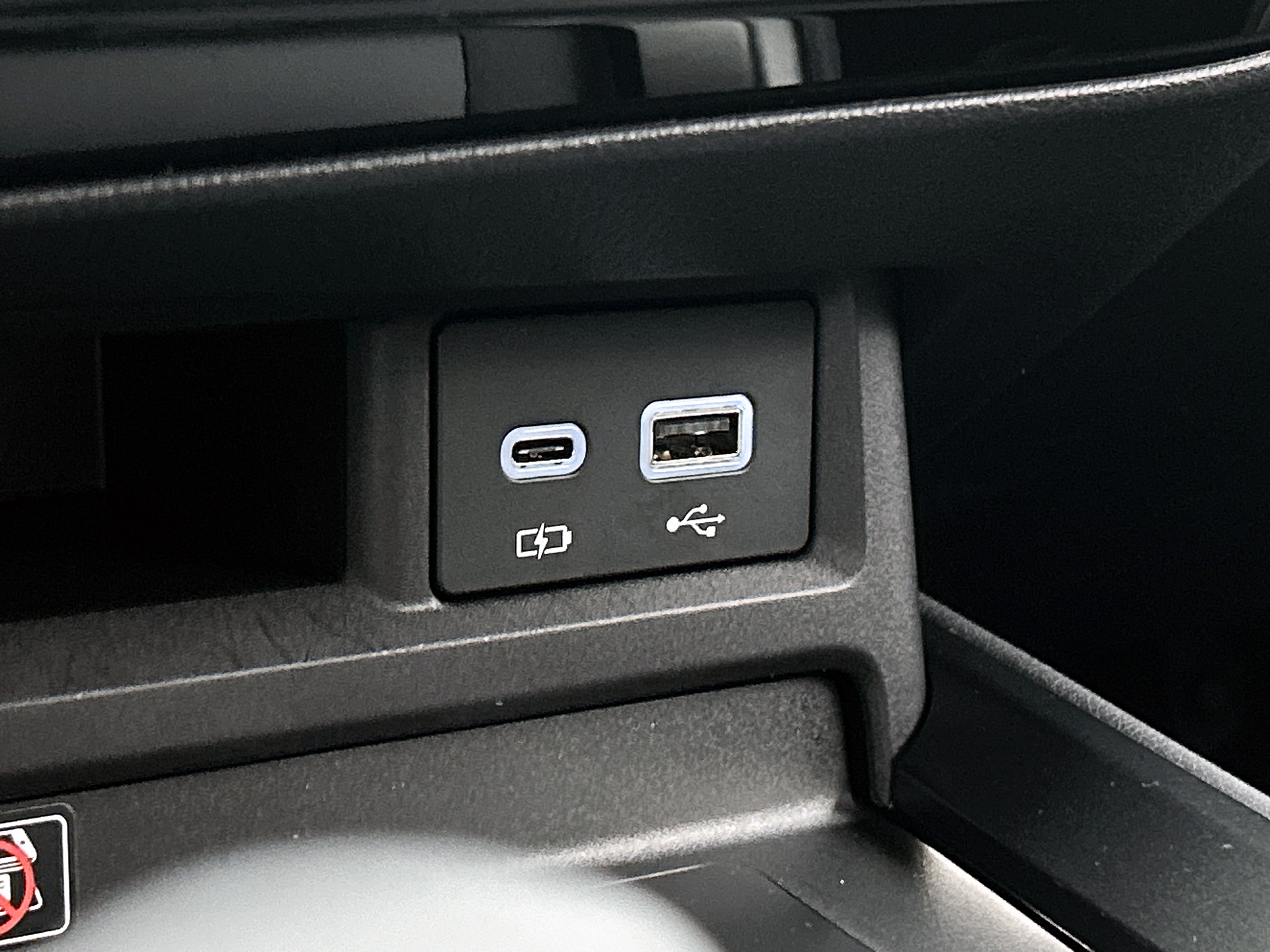 Foto van Lexus Lexus Nx450h+