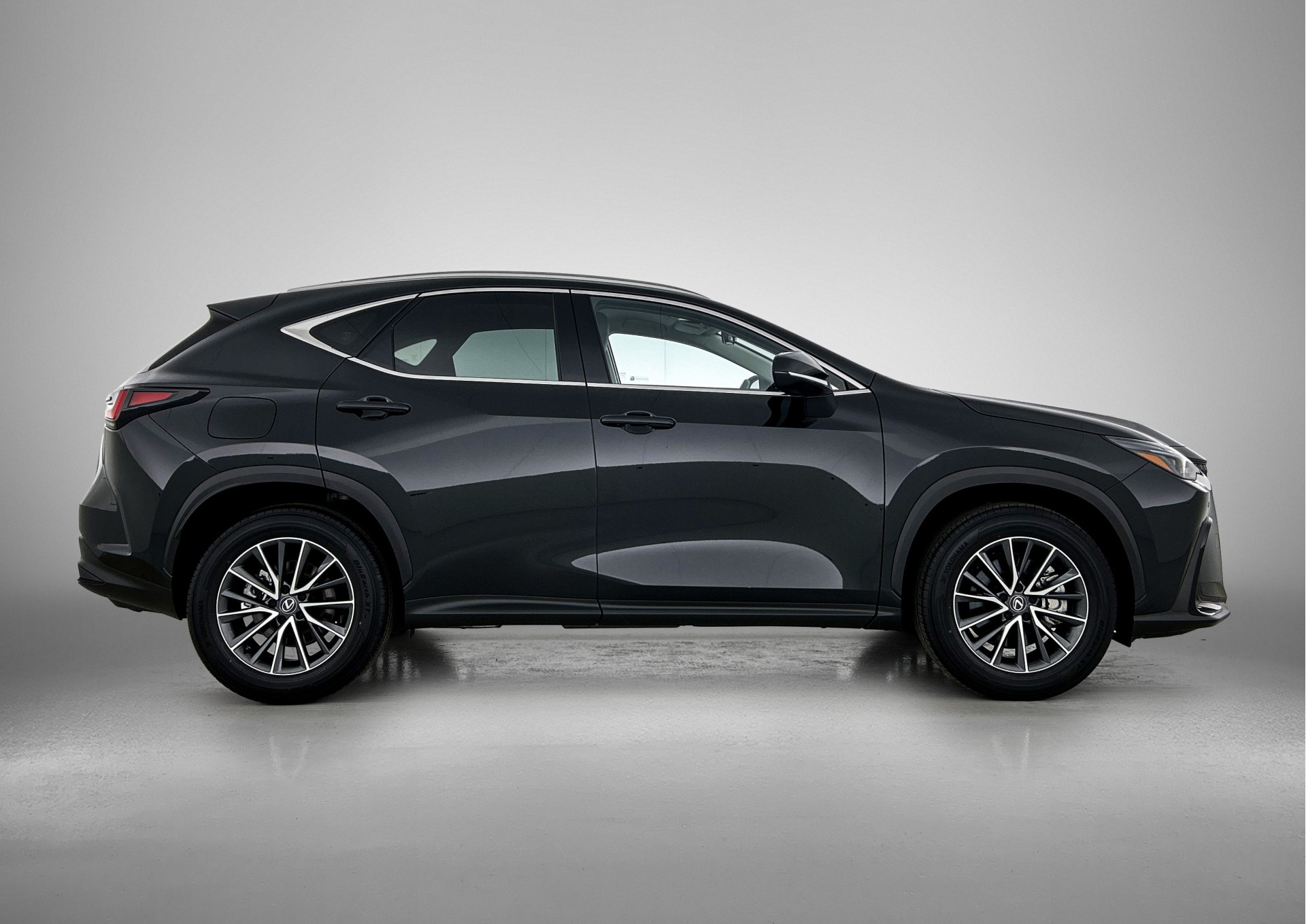 Foto van Lexus Lexus Nx450h+