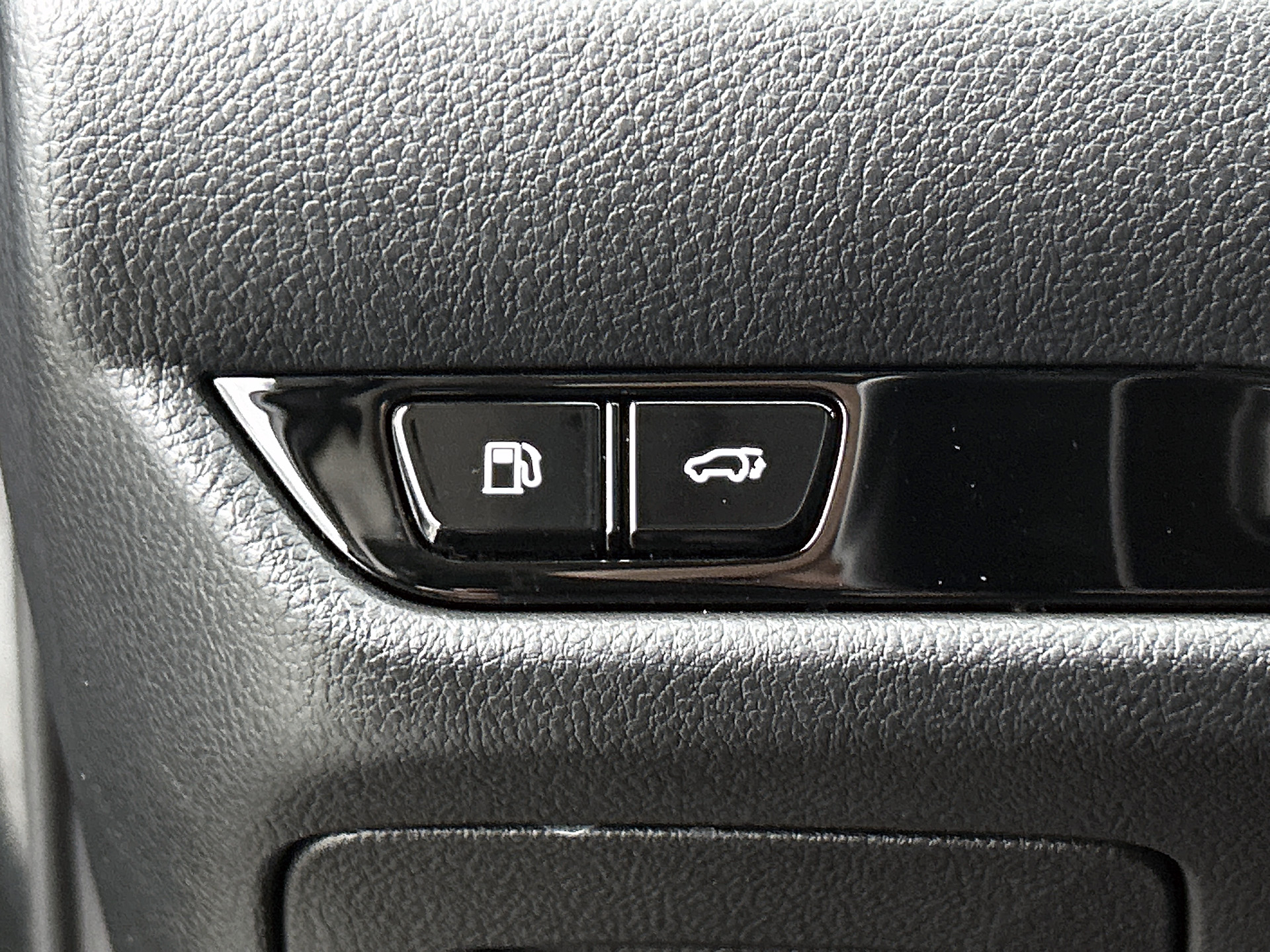 Foto van Lexus Lexus Nx450h+