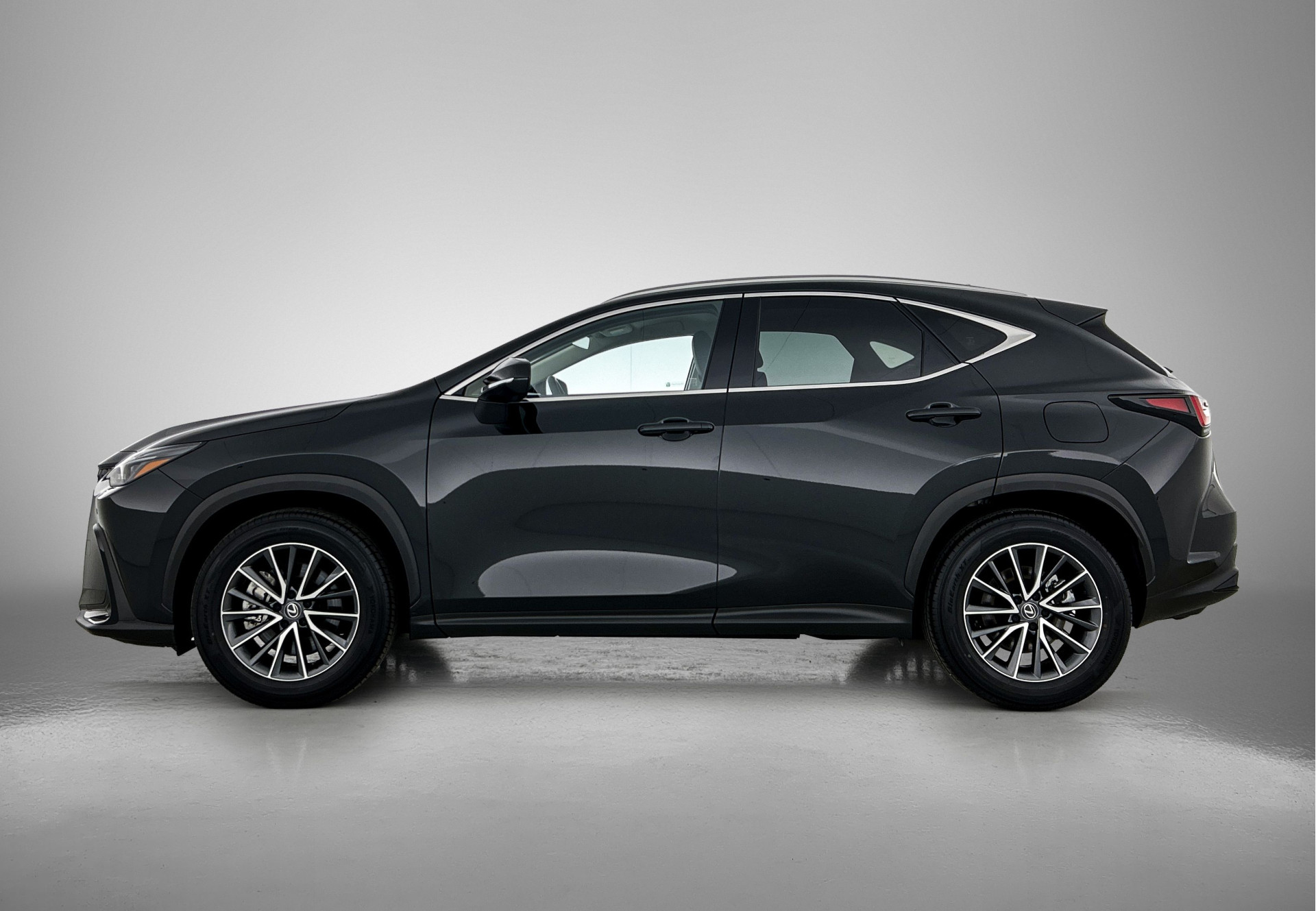 Foto van Lexus Lexus Nx450h+