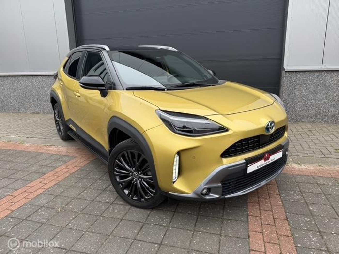 Toyota Yaris Cross 1.5 Hybrid Adventure JBL HUD AppleCarplay 2022 - voorkant