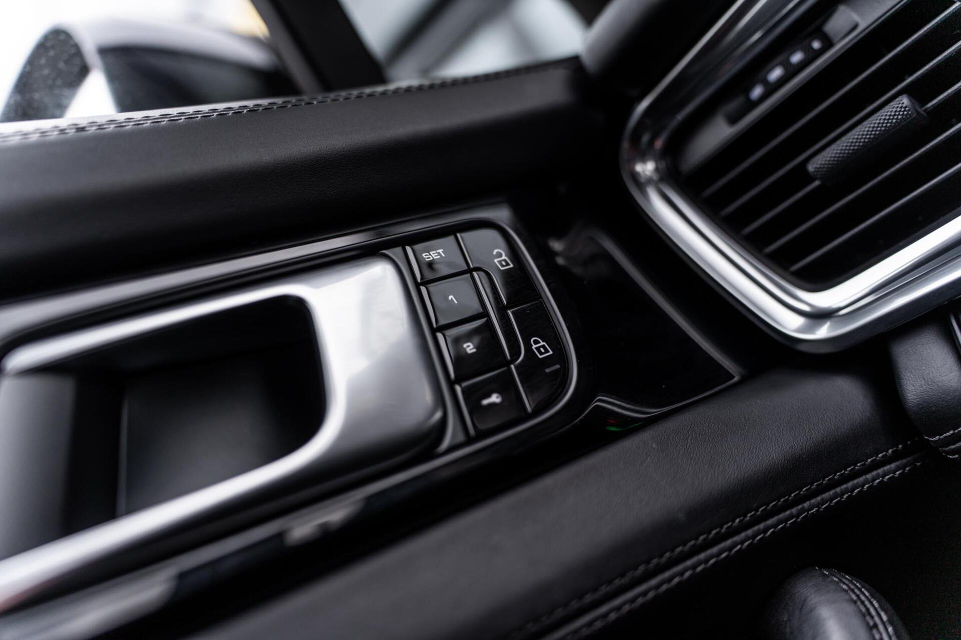Foto van Porsche Panamera 4 E-hybrid