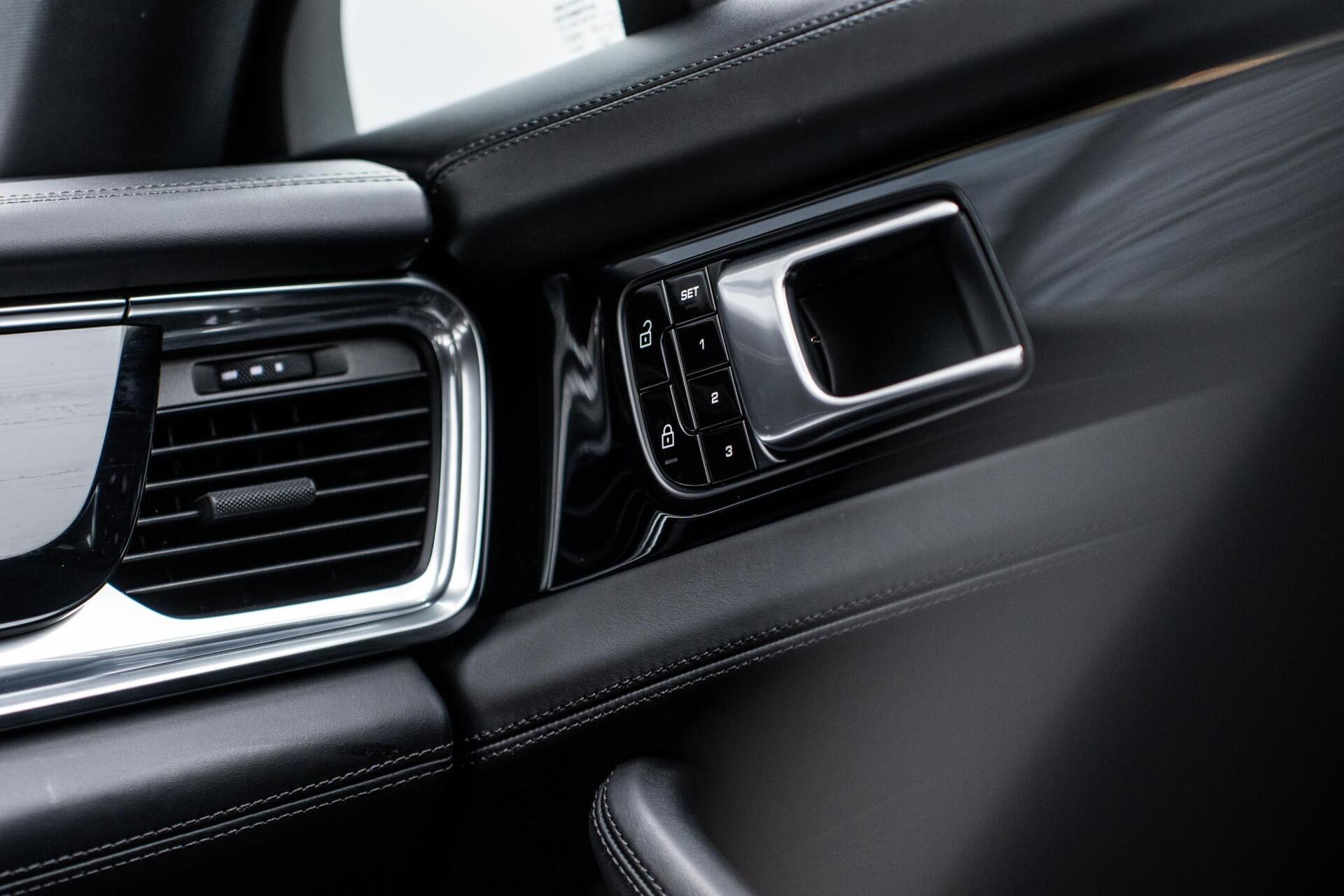 Foto van Porsche Panamera 4 E-hybrid