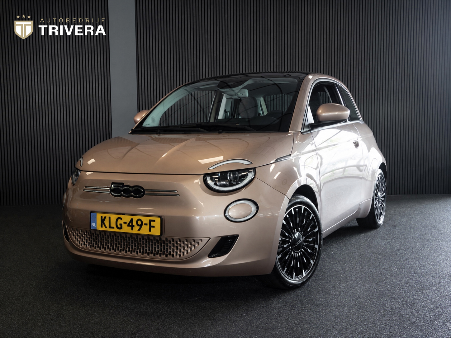 Fiat 500 3+1 Nouvelle 42kWh l SoH 94% l BTW auto l Carplay l SKYDOME l LMV l BTW auto l 410km actieradius l ALS NIEUW 2022 - voorkant