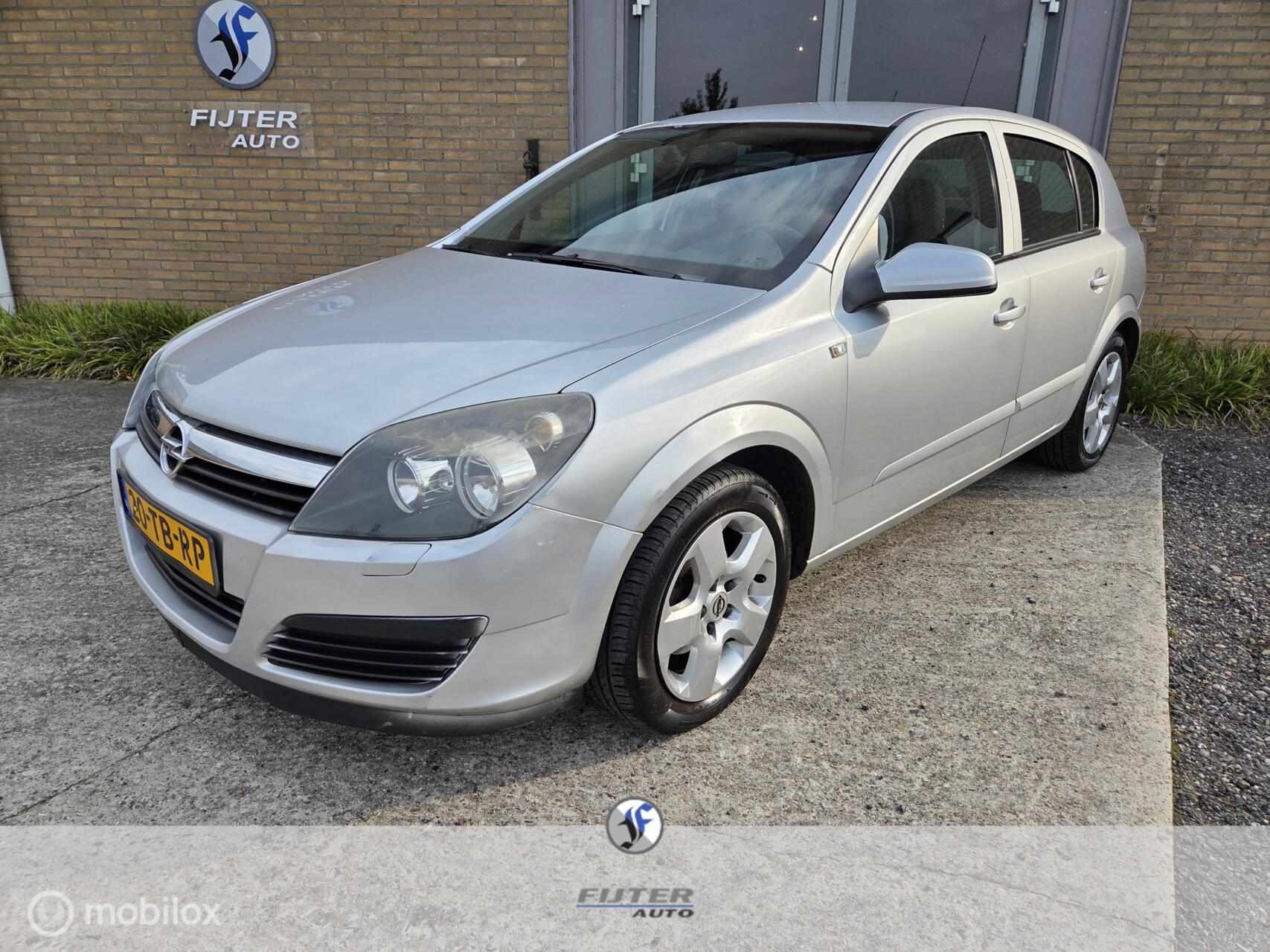 Opel Astra 1.6 Cosmo 5Drs Airco 2006 - voorkant
