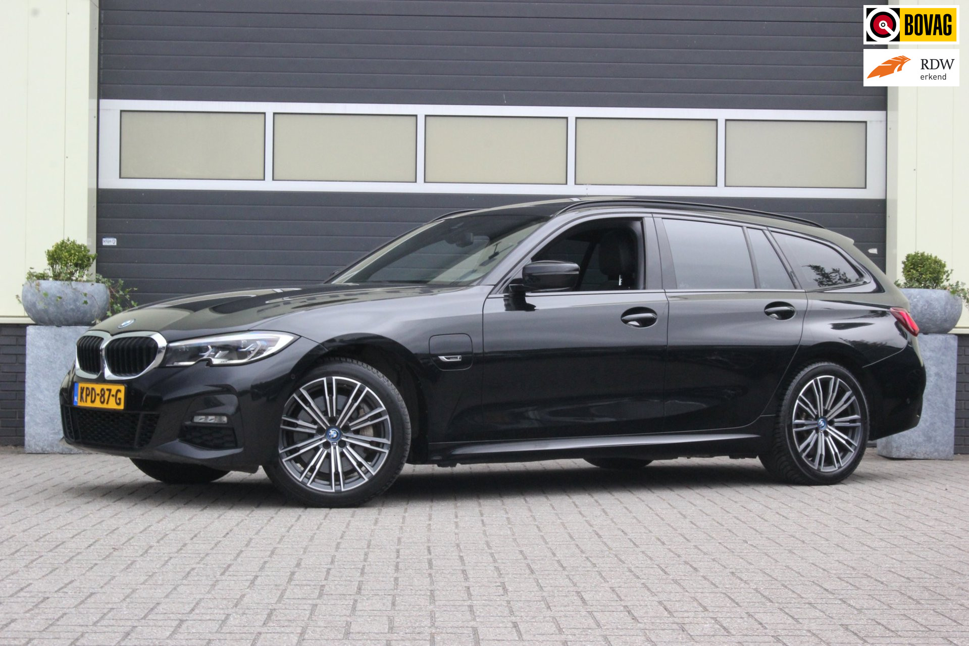 BMW 330e 330e eDrive Edition M Sport | Pano | Laser | HUD 2022 - voorkant
