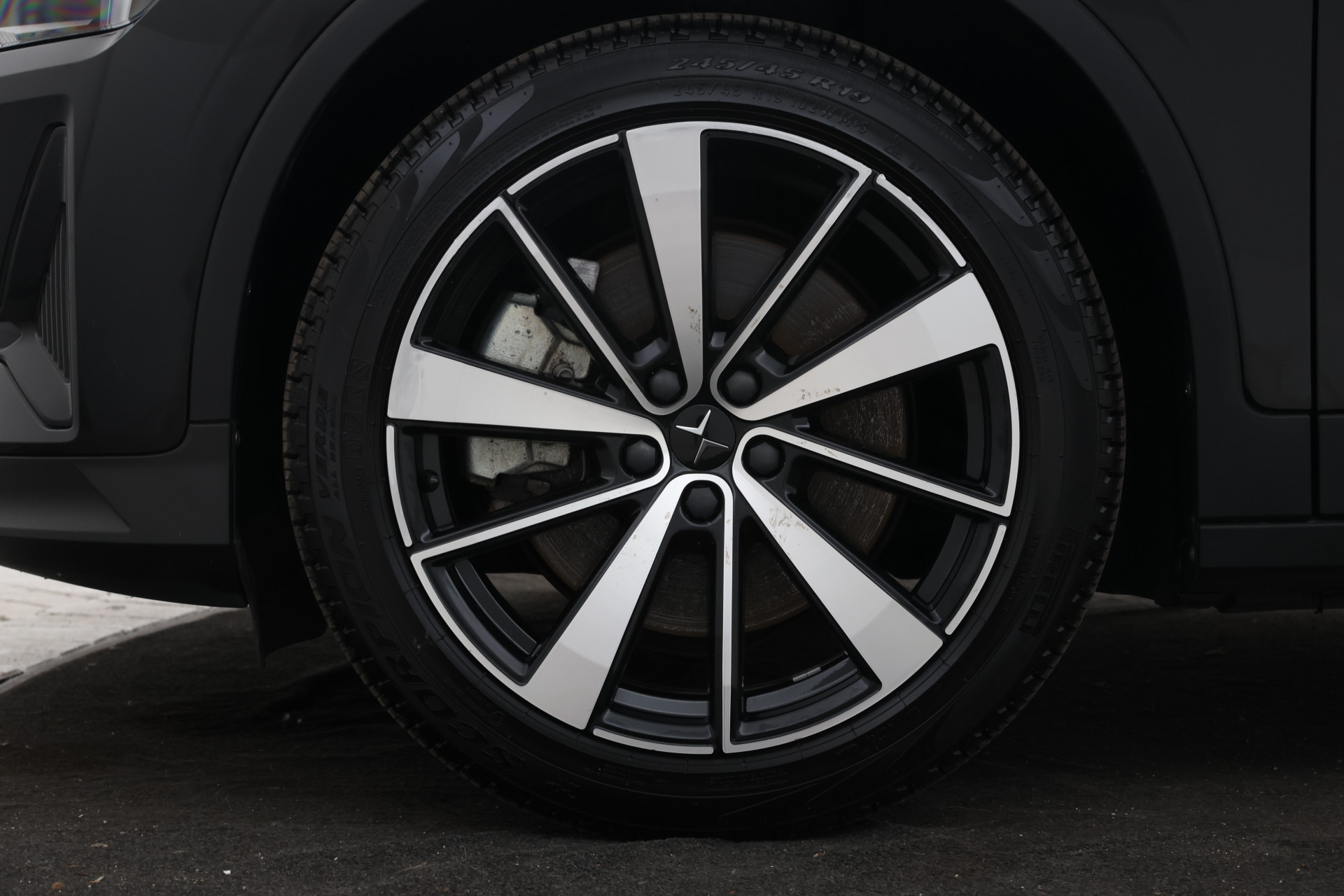 Foto van Polestar 2